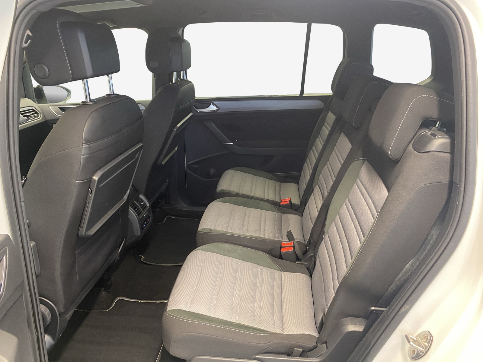 VW Touran 1.5 TSI EVO Highline DSG-image-11
