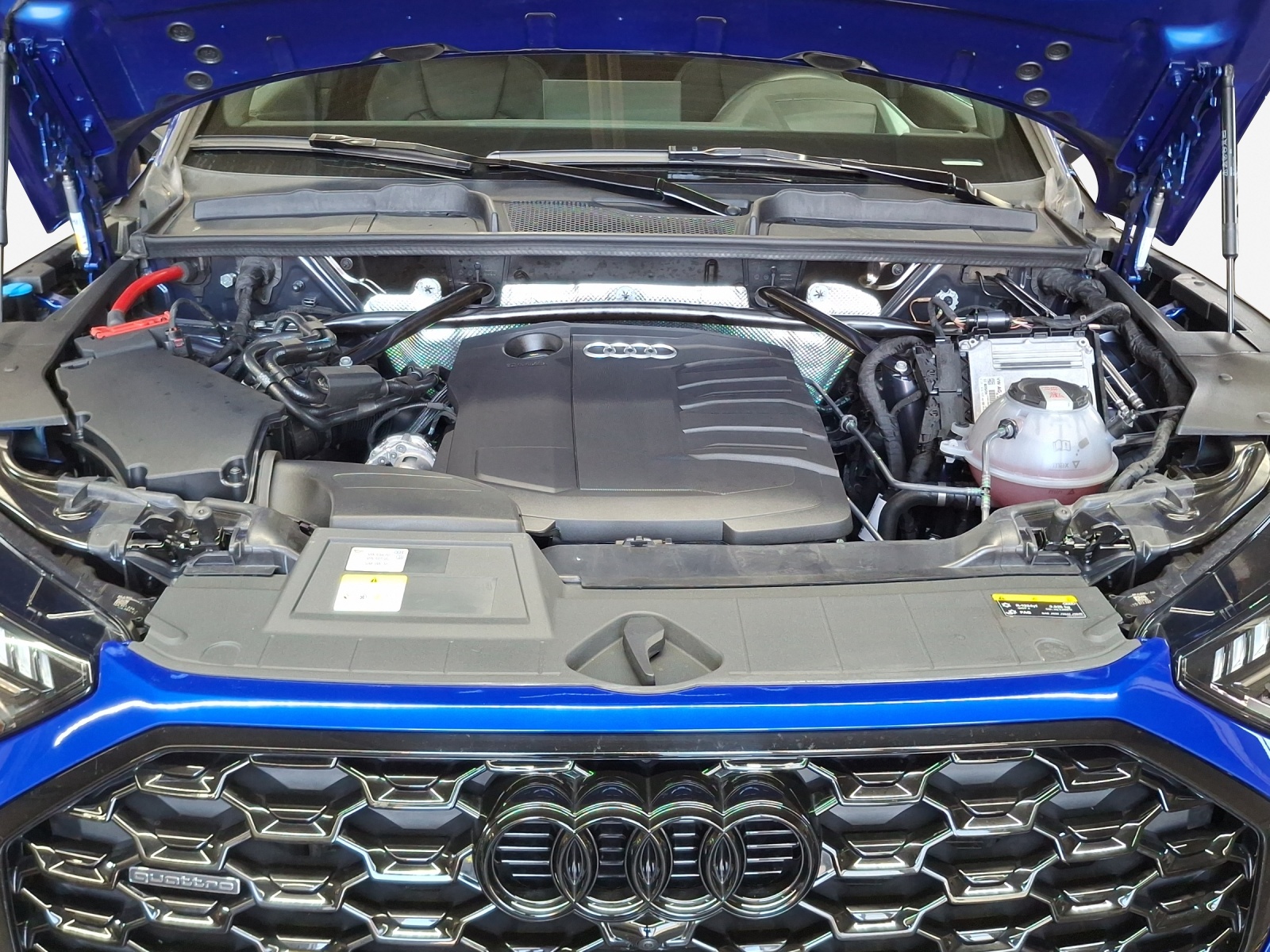 AUDI Q5 Sportback 40 TDI Blackedition quattro S-tronic-image-15