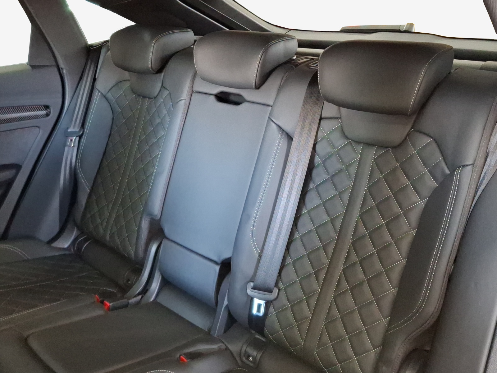 AUDI Q5 Sportback 40 TDI Blackedition quattro S-tronic-image-11