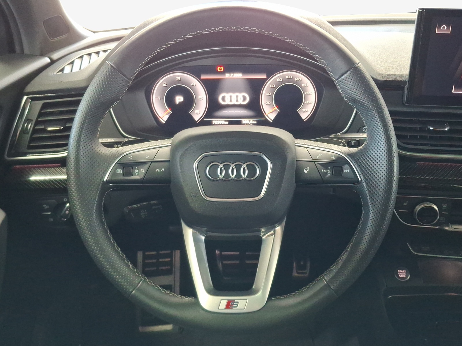 AUDI Q5 Sportback 40 TDI Blackedition quattro S-tronic-image-9