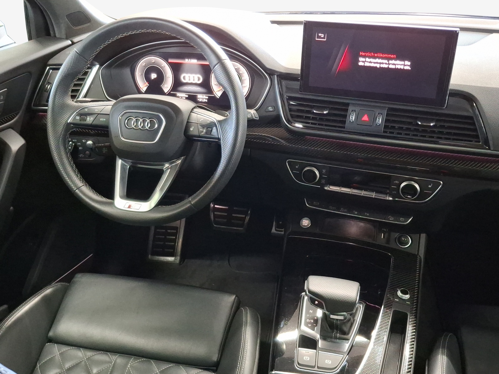 AUDI Q5 Sportback 40 TDI Blackedition quattro S-tronic-image-8