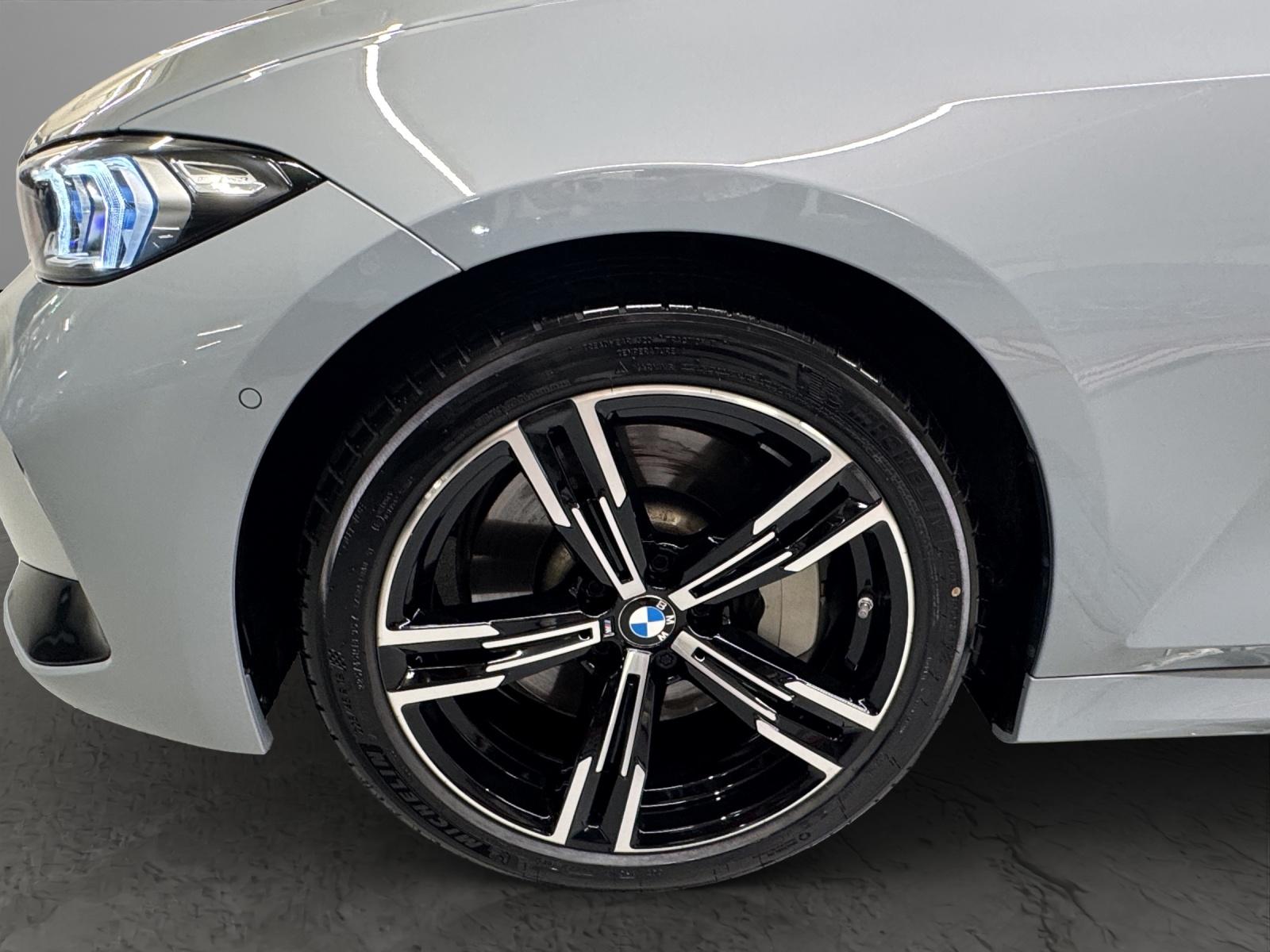 BMW 330d xDrive Limousine-image-8