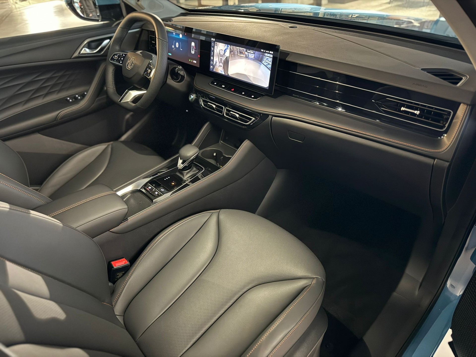 MG HS 1.5 T HEV Luxury-image-8