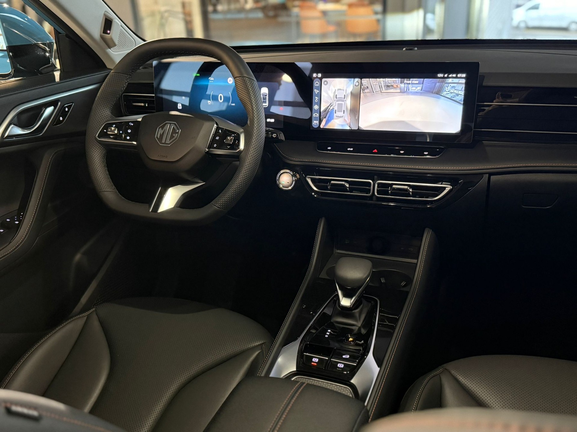 MG HS 1.5 T HEV Luxury-image-7