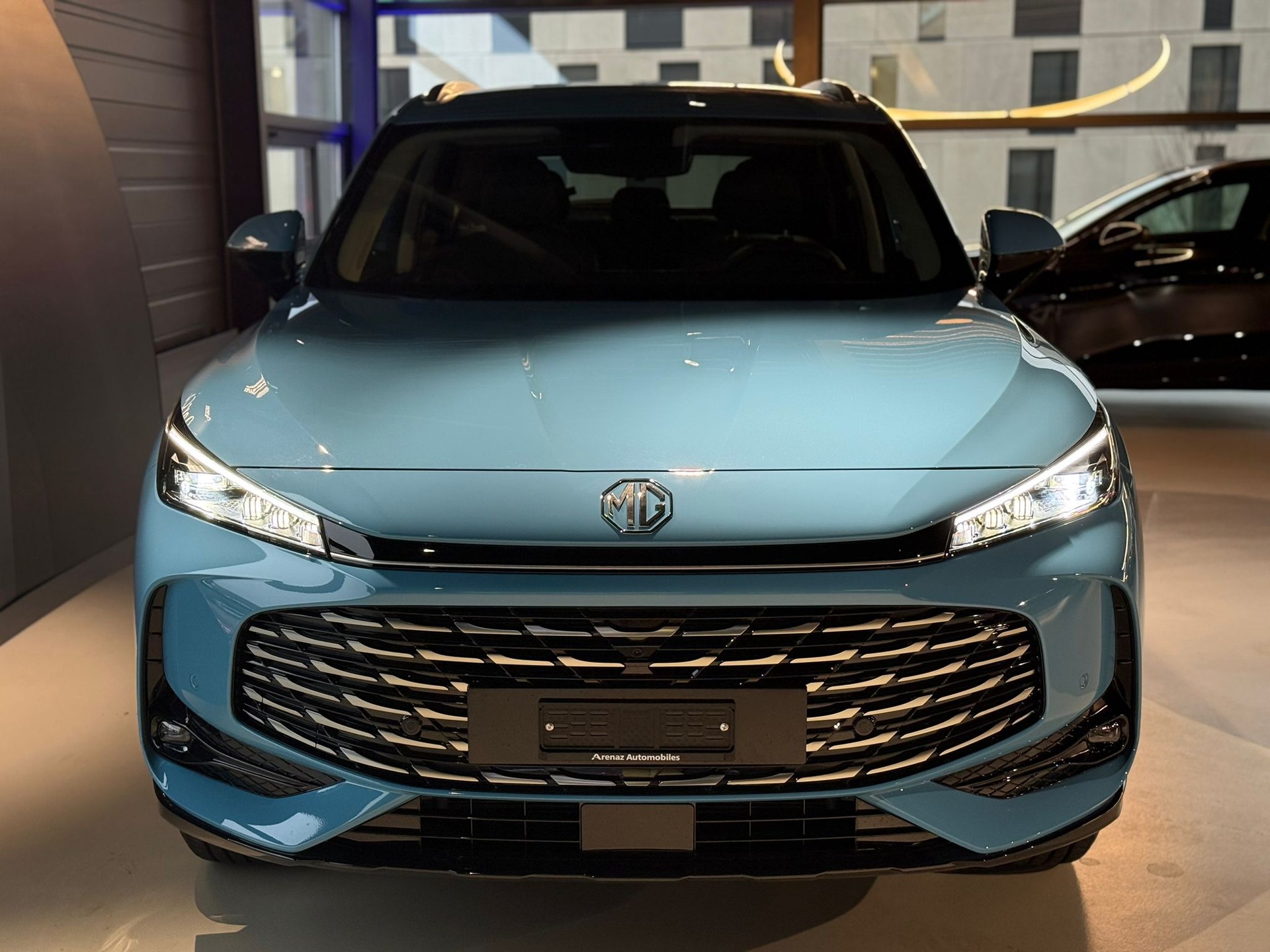 MG HS 1.5 T HEV Luxury-showroom-element-1
