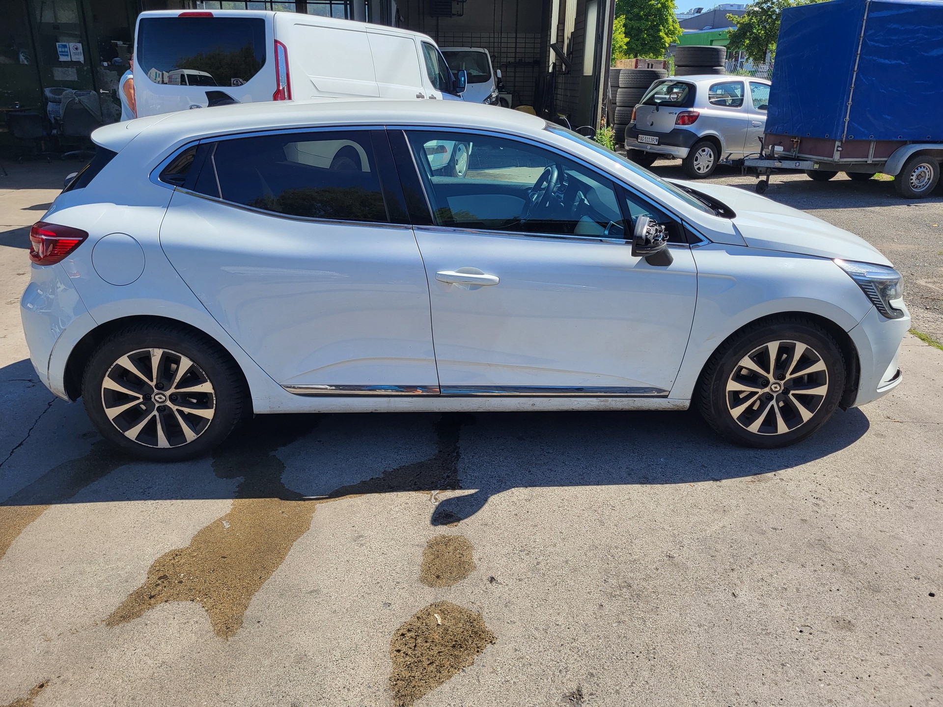 RENAULT Clio 1.6 E-Tech Techno-image-14