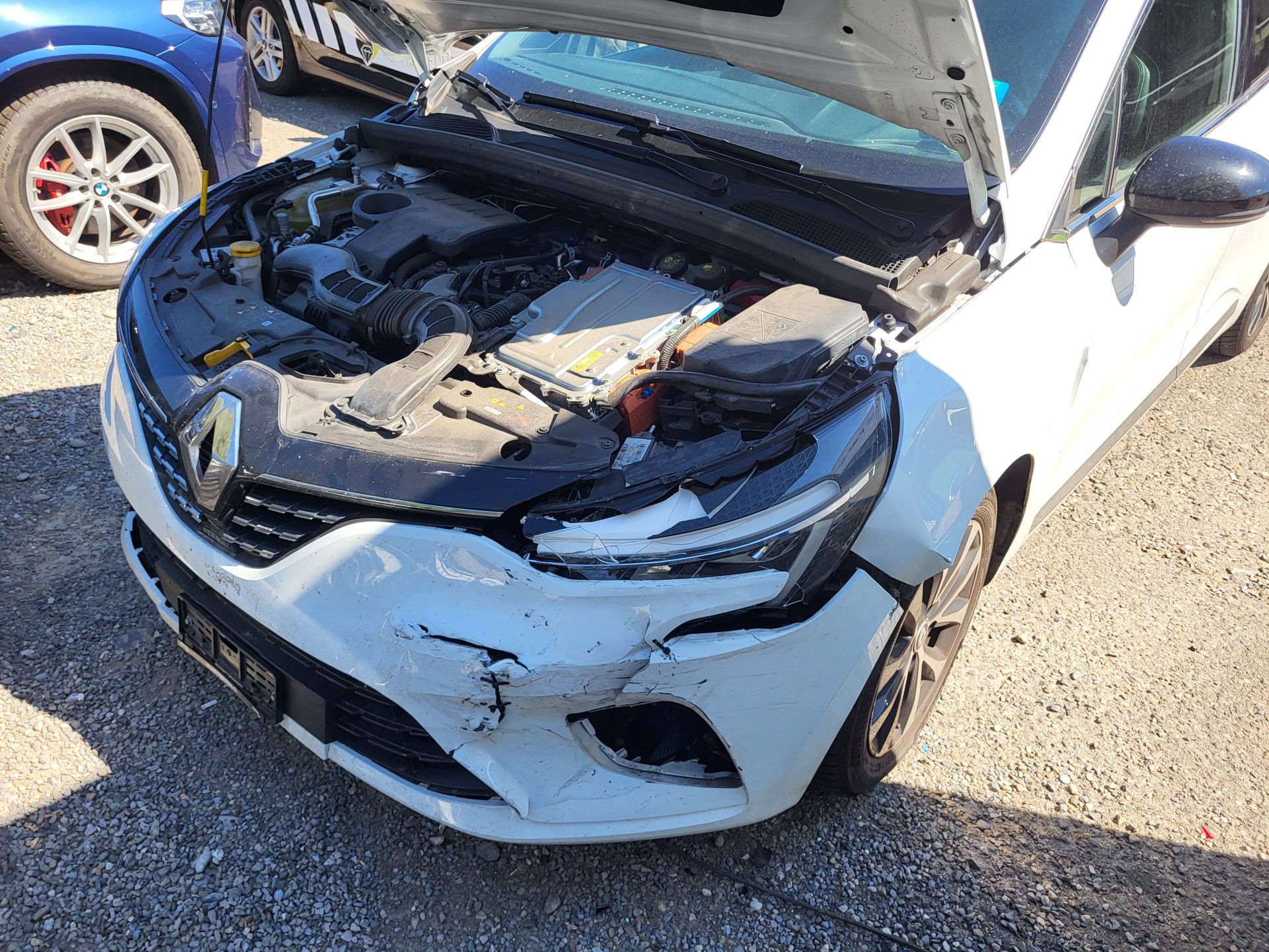 RENAULT Clio 1.6 E-Tech Techno-image-4