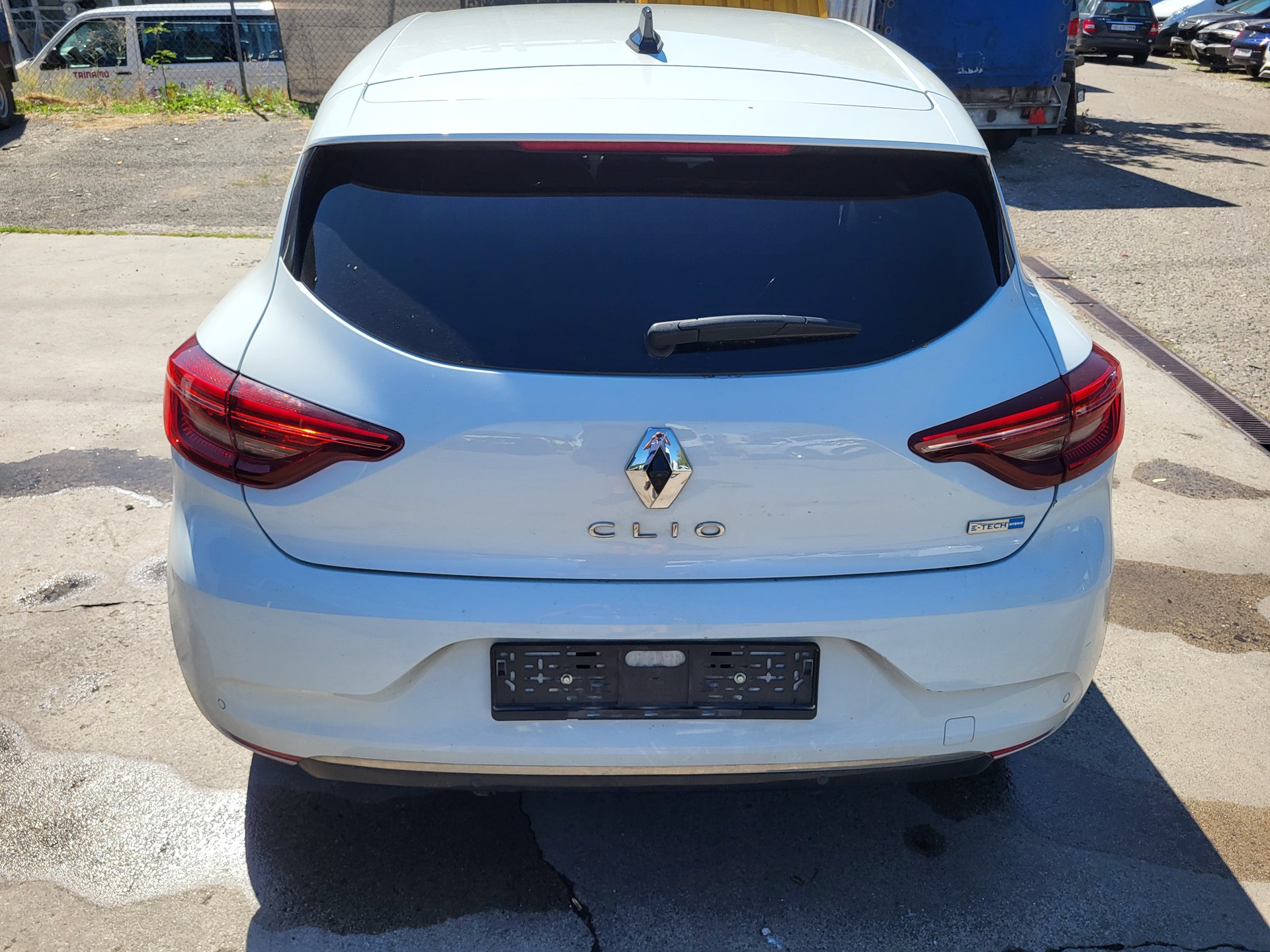 RENAULT Clio 1.6 E-Tech Techno-image-12