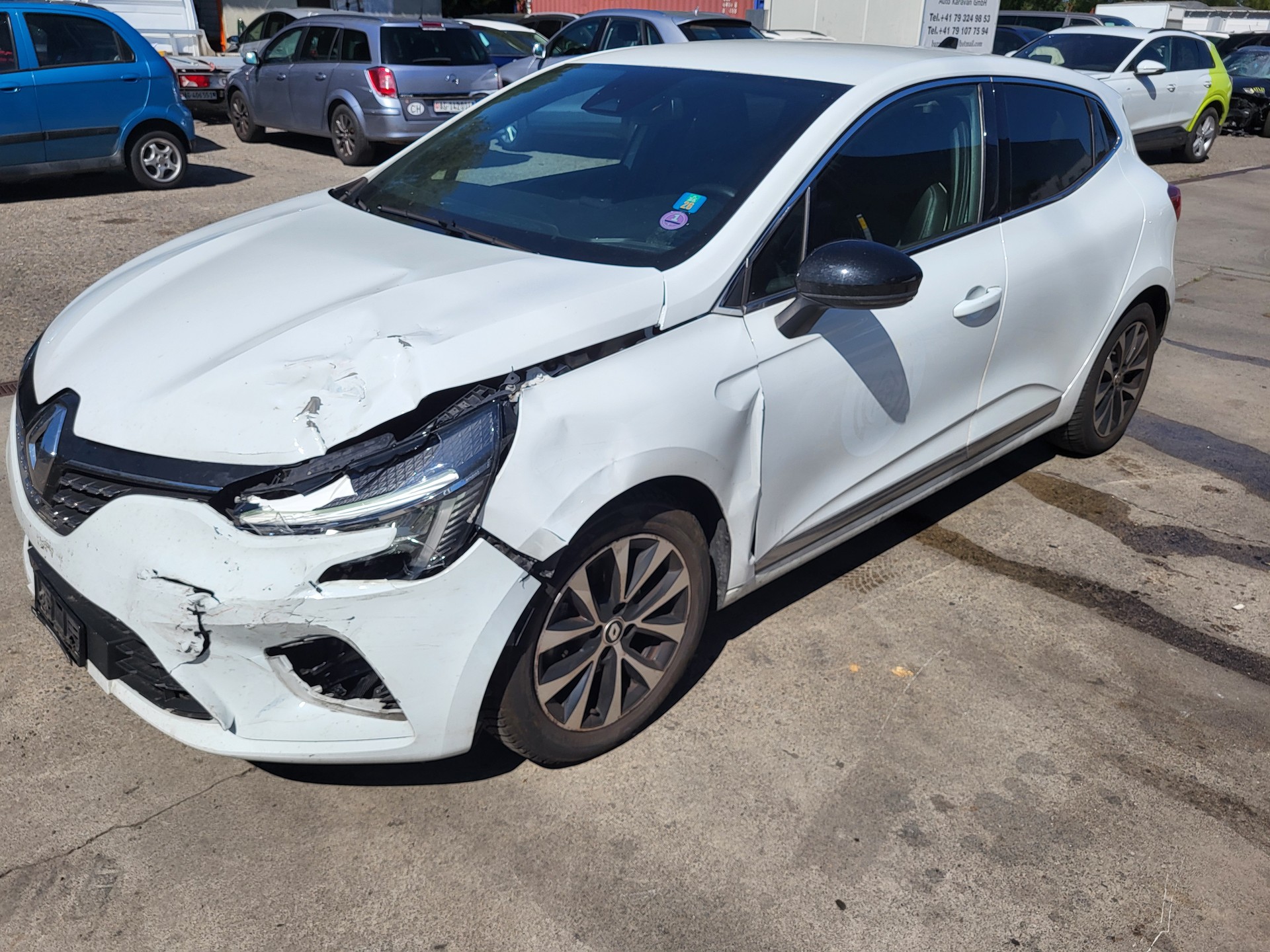 RENAULT Clio 1.6 E-Tech Techno-image-3