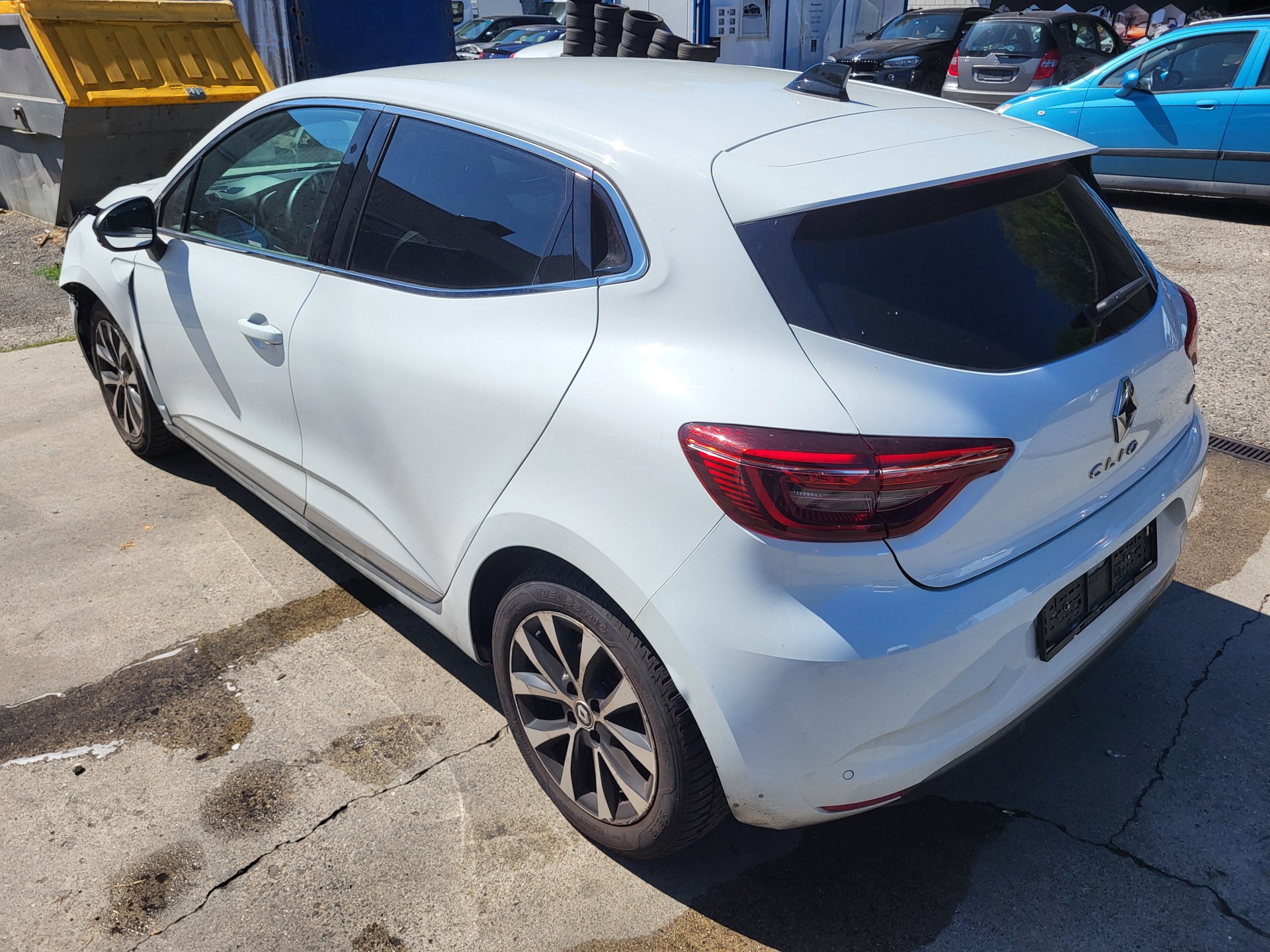 RENAULT Clio 1.6 E-Tech Techno-image-9