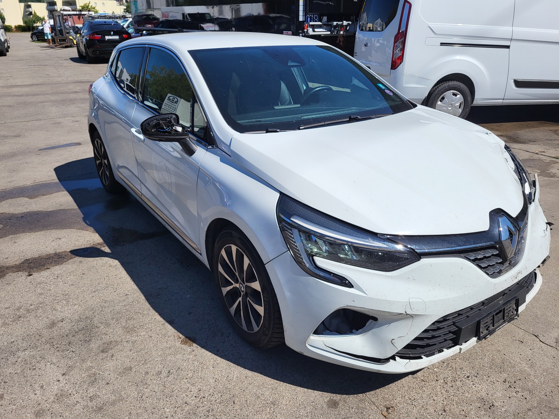 RENAULT Clio 1.6 E-Tech Techno-image-6