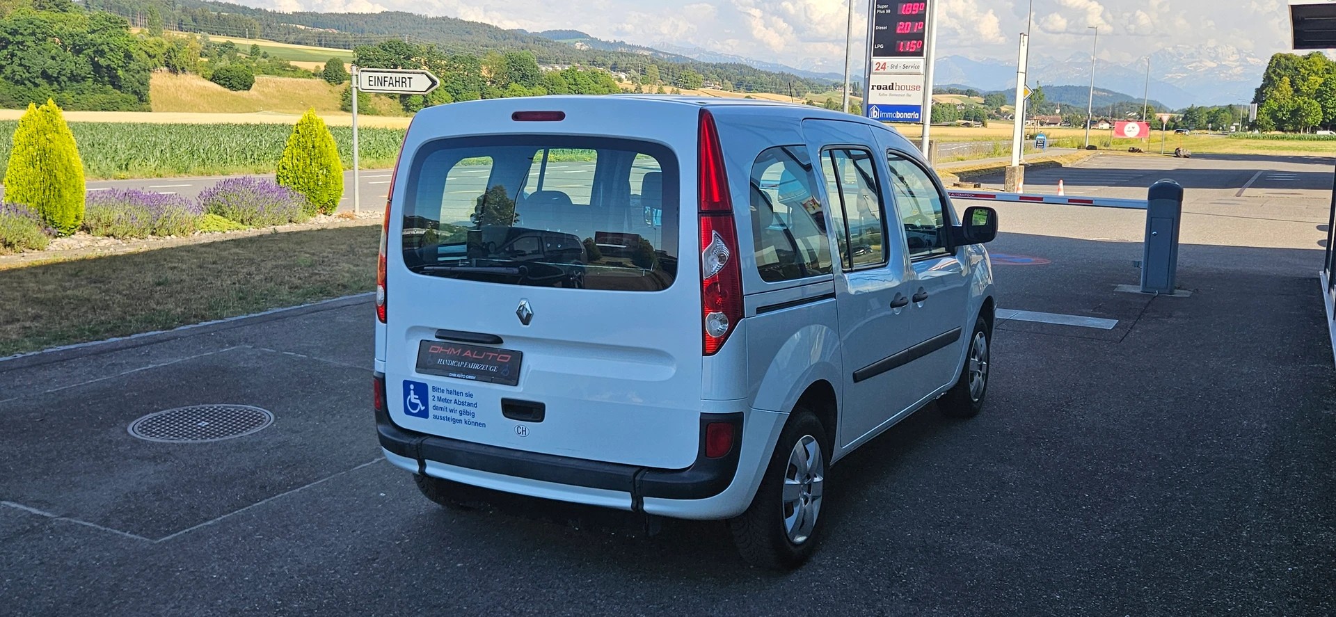 RENAULT Behindertengerecht-Rampe / 4-Sitze & ein Rollstuhlfahrer/in-image-5
