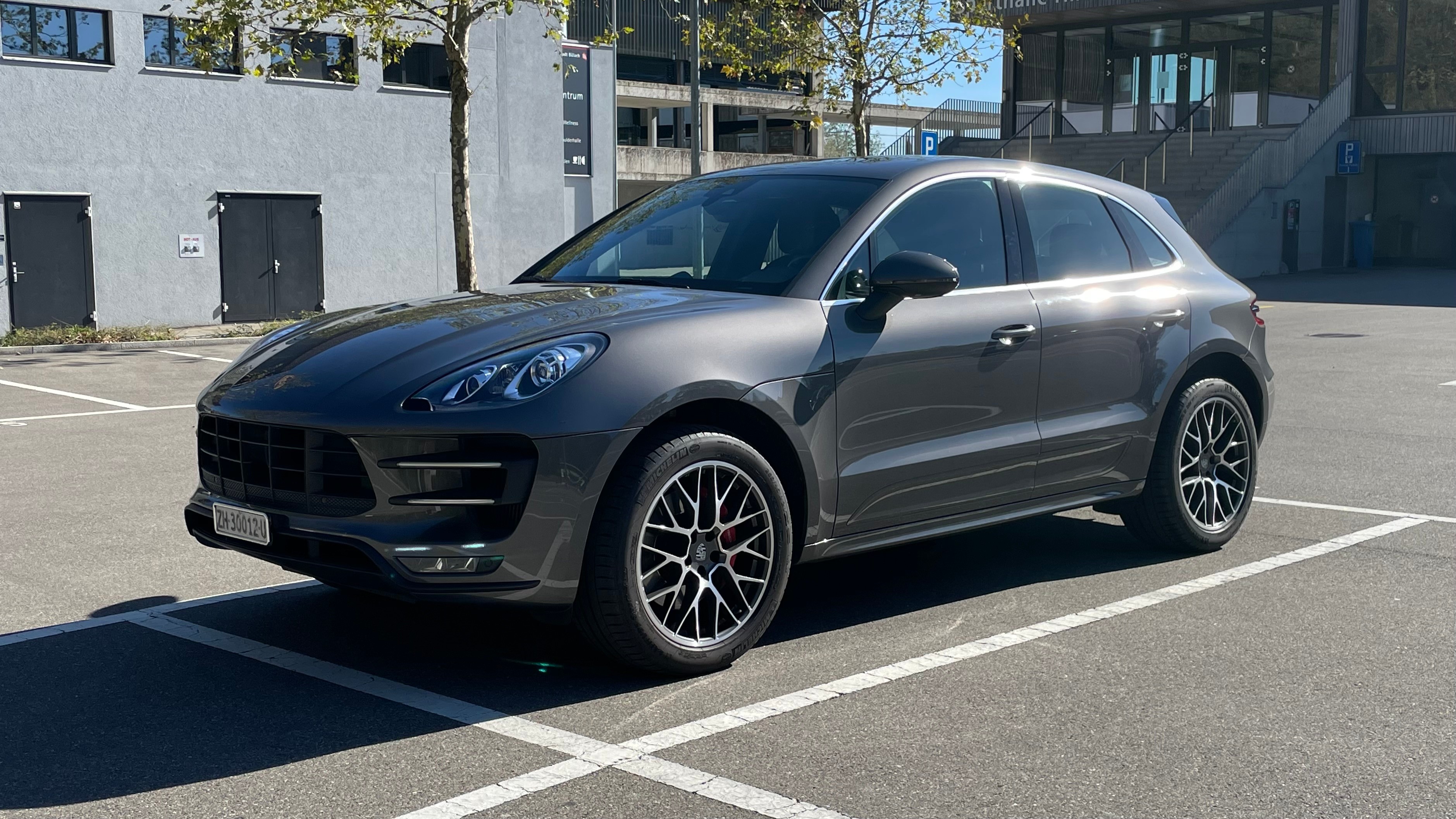 Car photo
