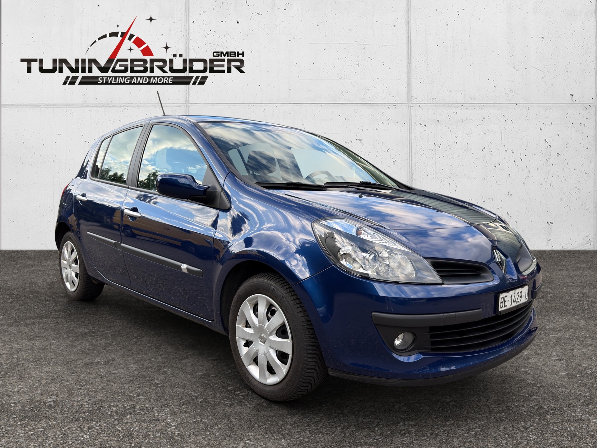 RENAULT Clio 1.4 16V Dynamique-image-0
