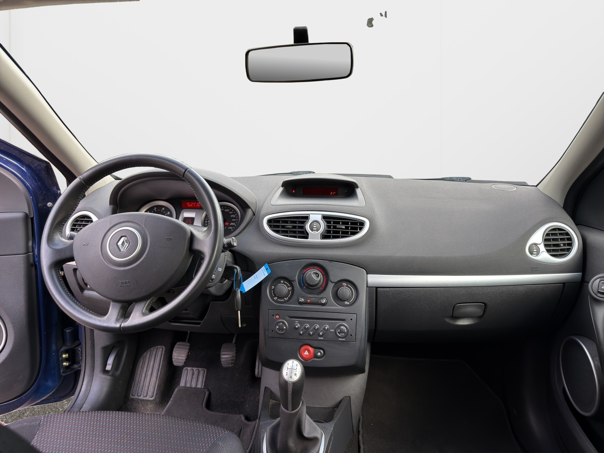 RENAULT Clio 1.4 16V Dynamique-image-10