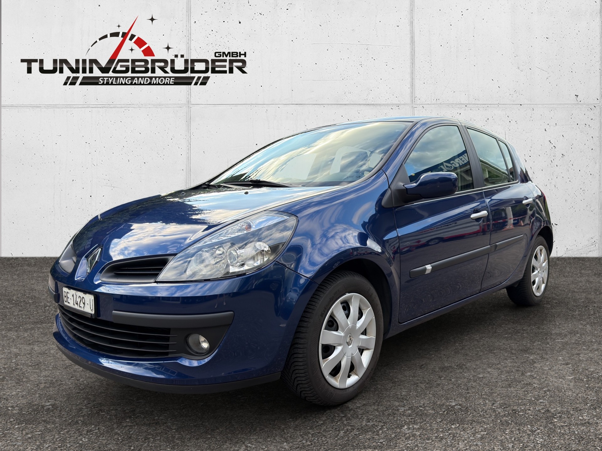 RENAULT Clio 1.4 16V Dynamique-image-1