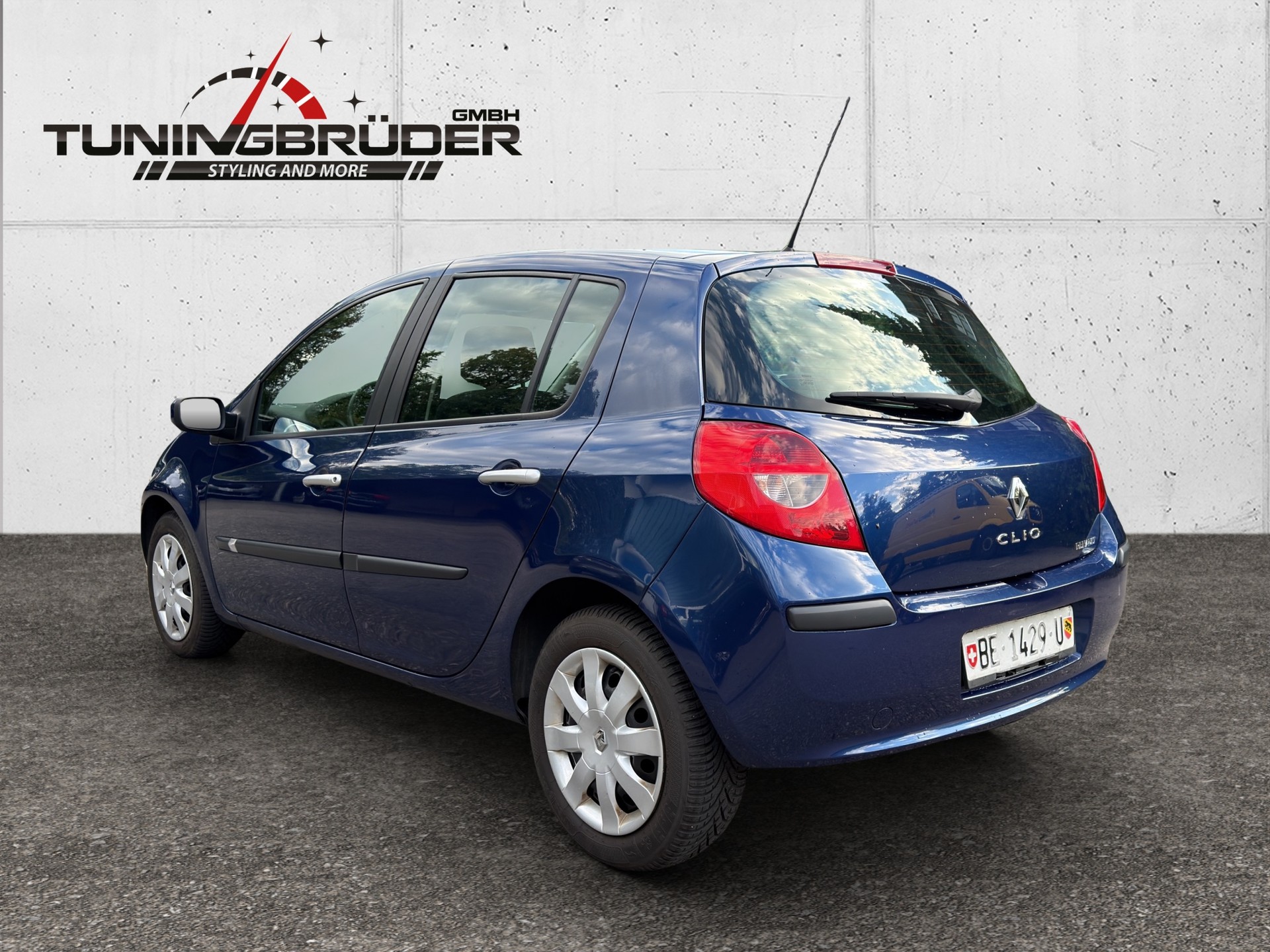 RENAULT Clio 1.4 16V Dynamique-image-3