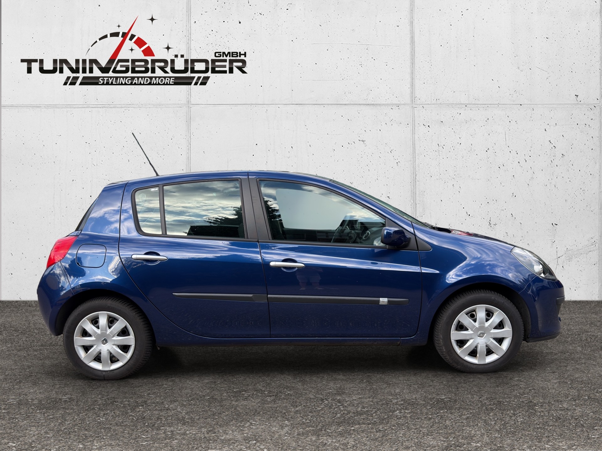 RENAULT Clio 1.4 16V Dynamique-image-6