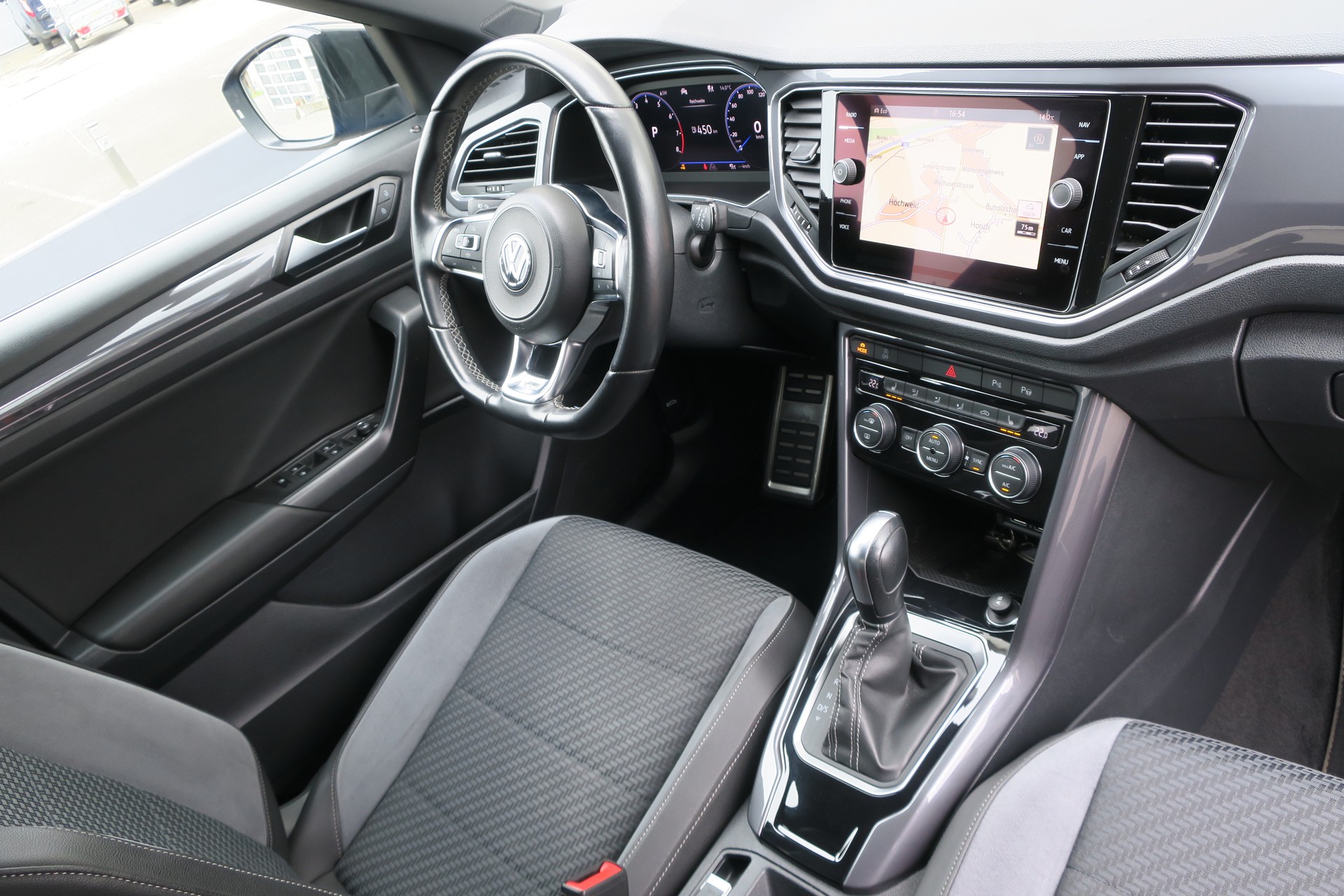 VW 1.5 TSI Sport DSG-image-2
