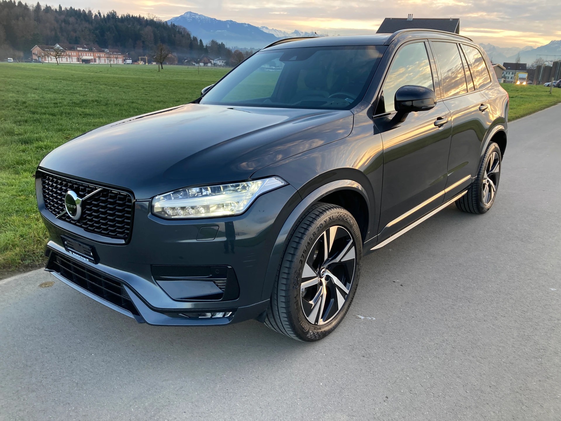VOLVO XC90 B5 Benzin Mild Hybrid AWD R-Design Geartronic-image-0