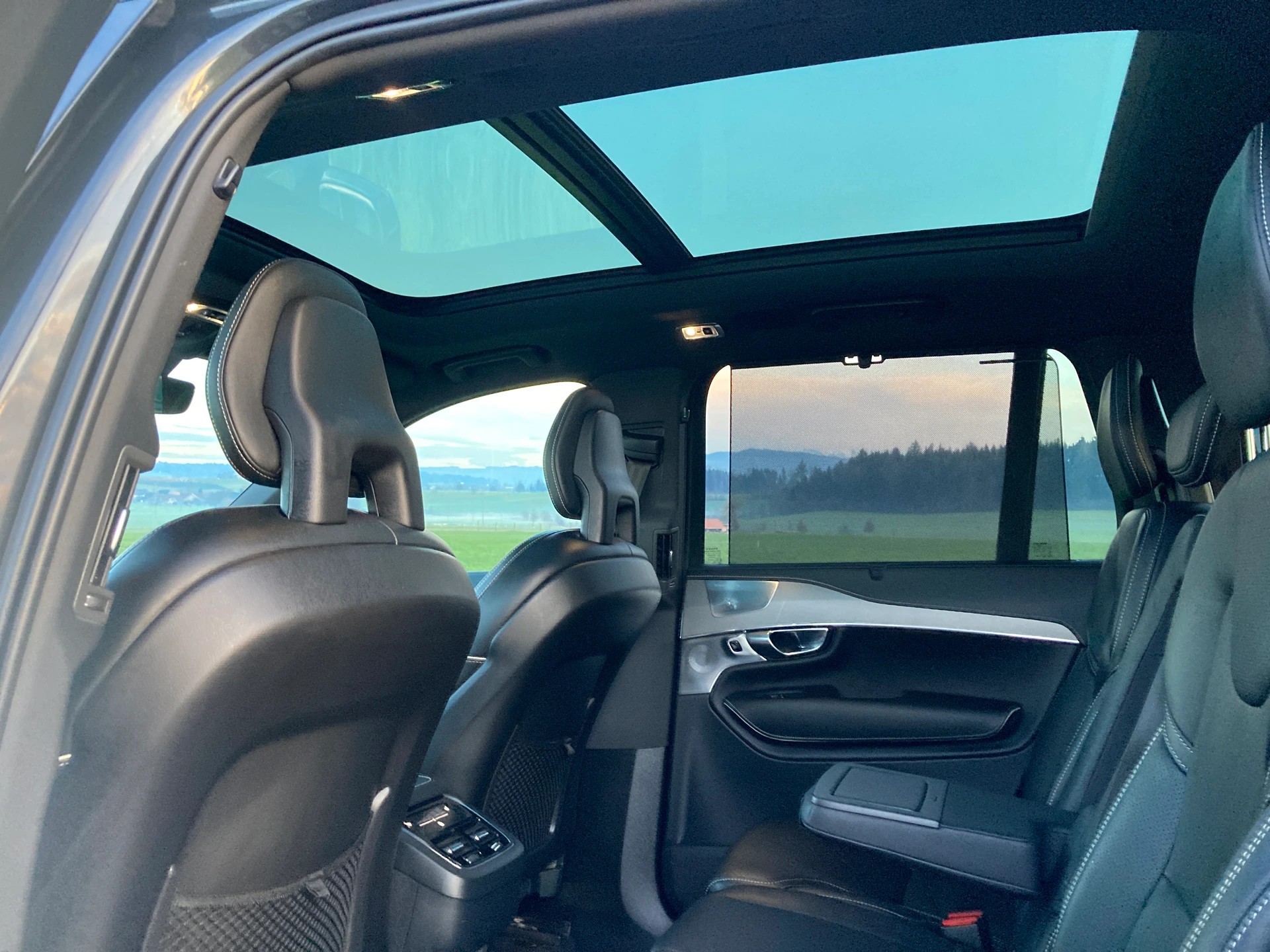 VOLVO XC90 B5 Benzin Mild Hybrid AWD R-Design Geartronic-image-8