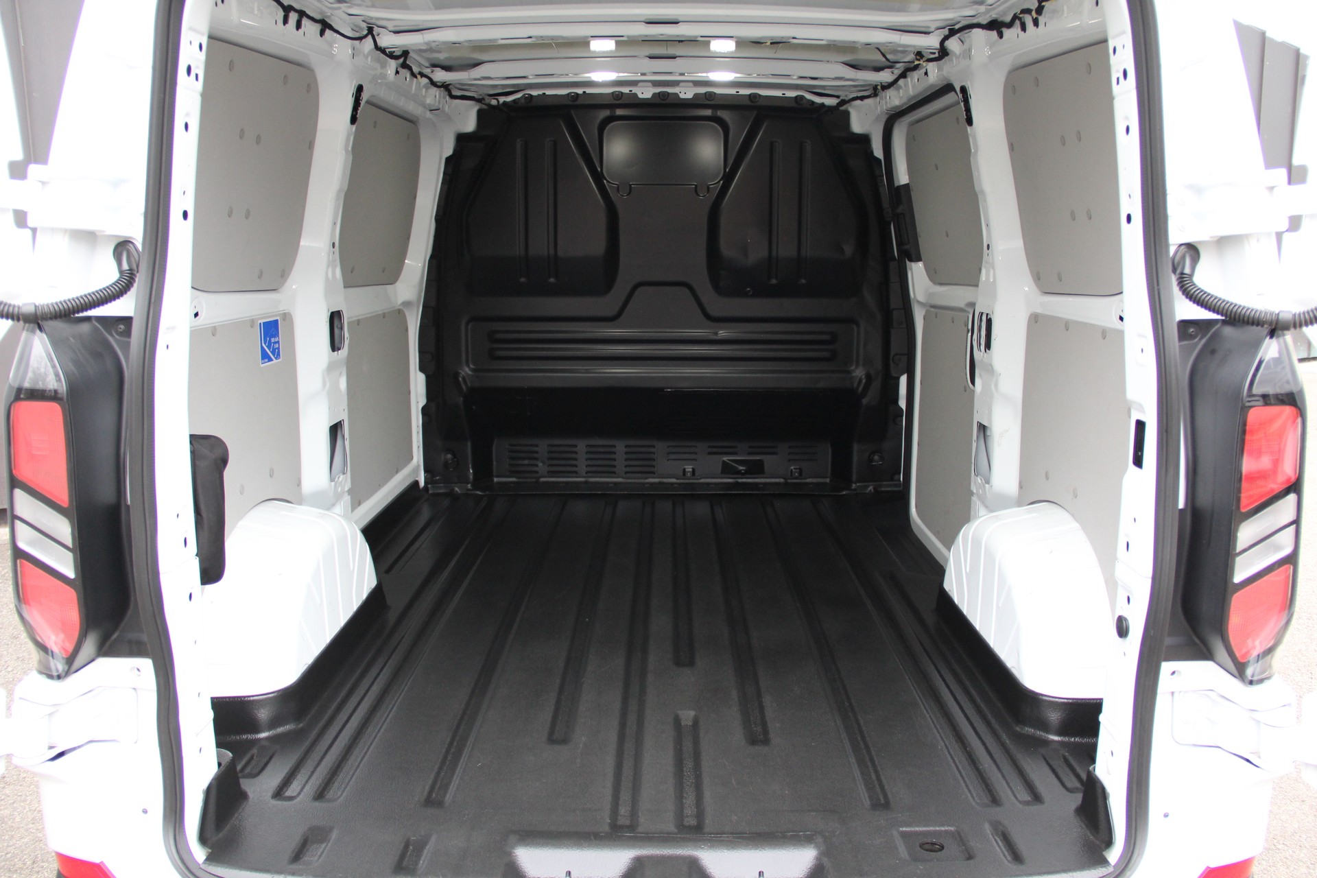FORD Transit Custom Van 280 L1H1 Trend Automat *RÜCKFAHRKAMERA* *AUTOMAT* TEMPOMAT *LADERAUM-AUSB.* ASSIST.-PAKET *3-JAHRE-GARANTIE*-image-6