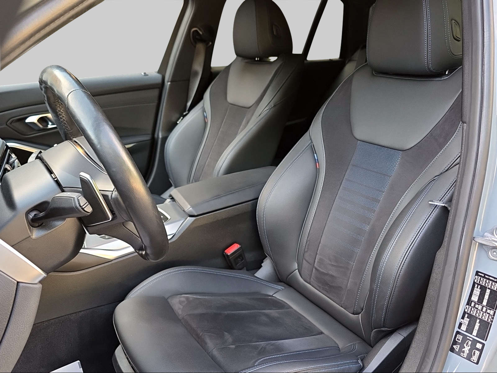 BMW 330i Touring xDrive Steptronic M Sport-image-6