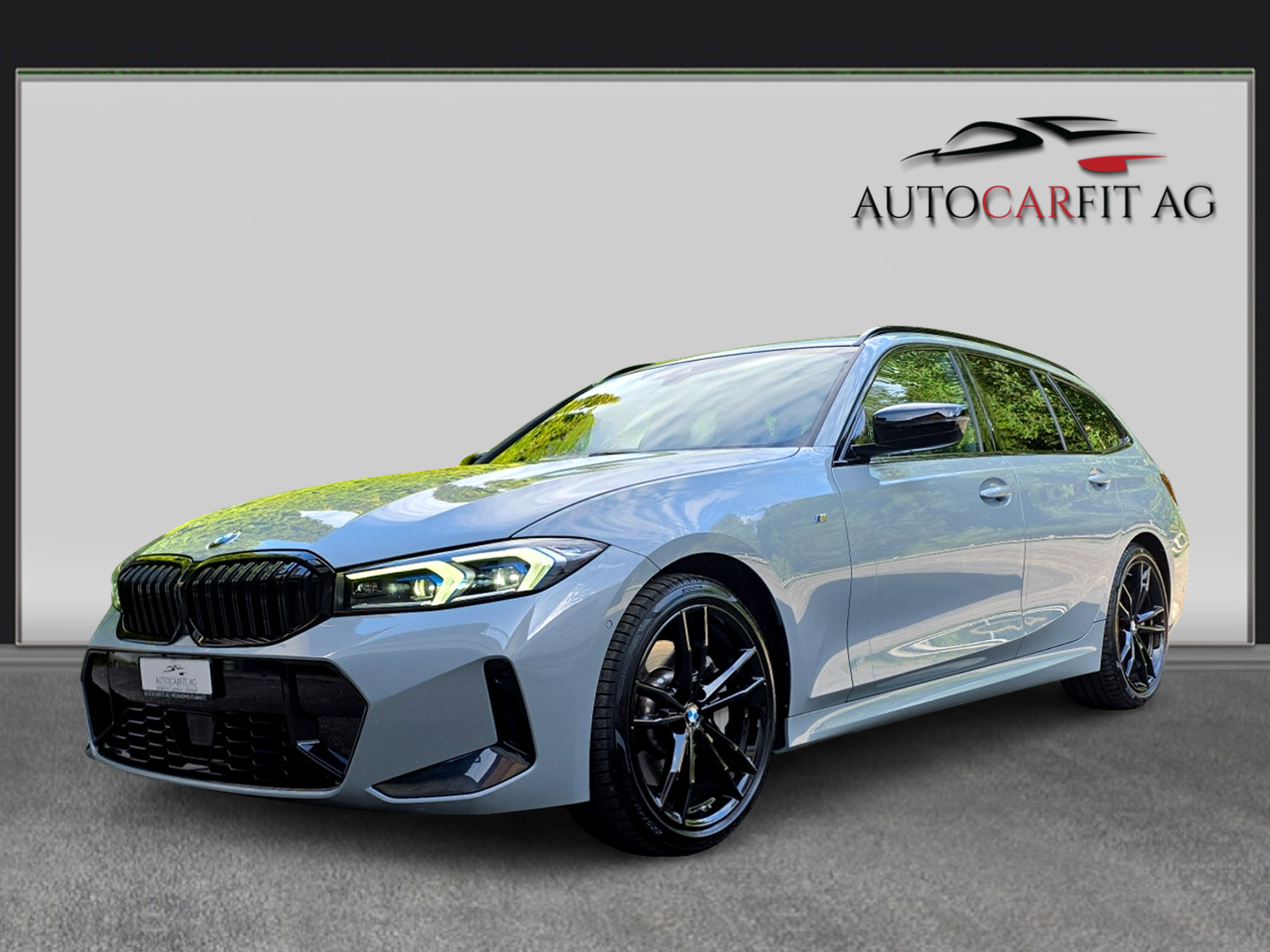 BMW 330i Touring xDrive Steptronic M Sport-image-0