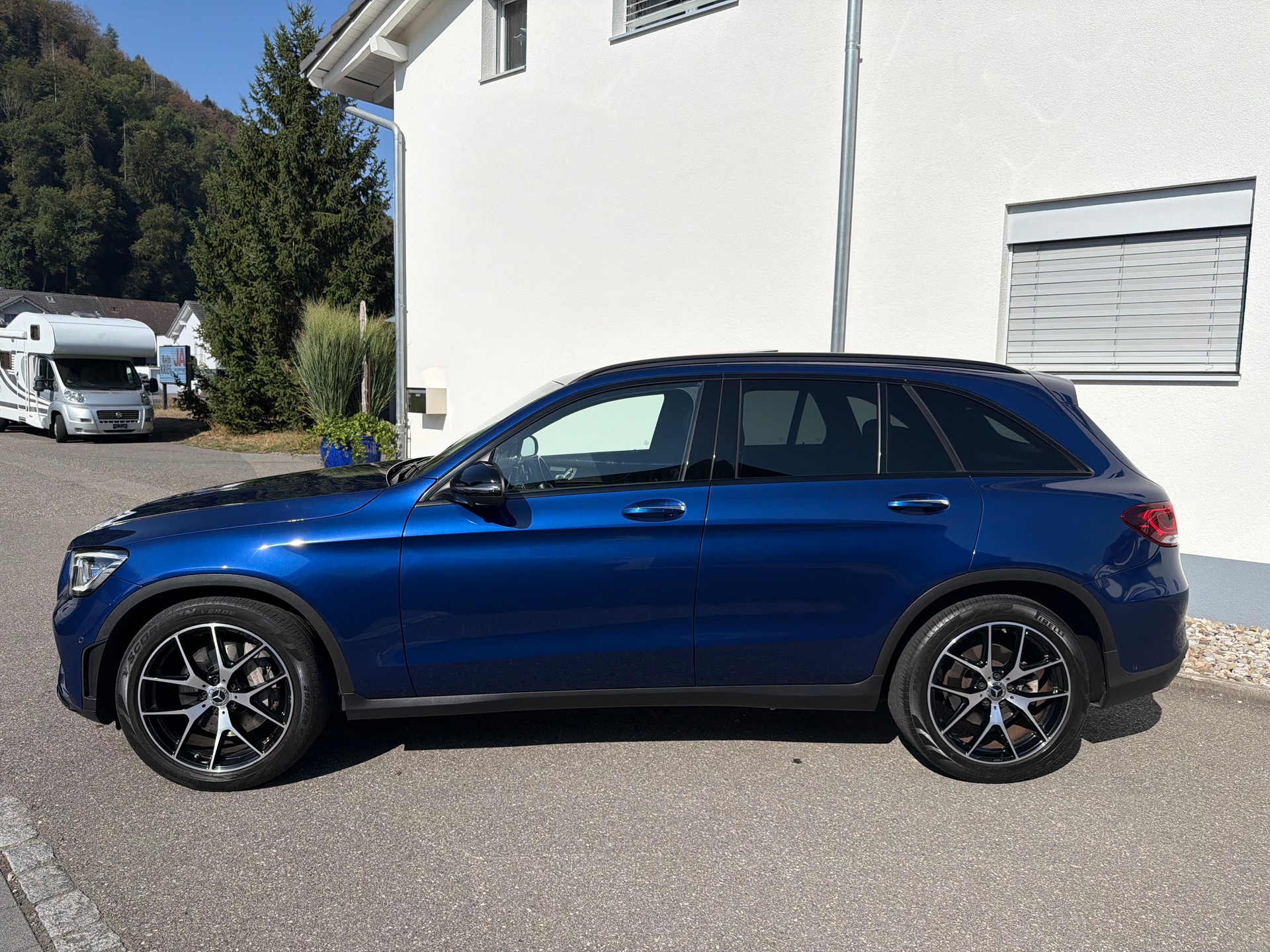 MERCEDES-BENZ GLC 300 d AMG Line 4Matic 9G-Tronic-image-12