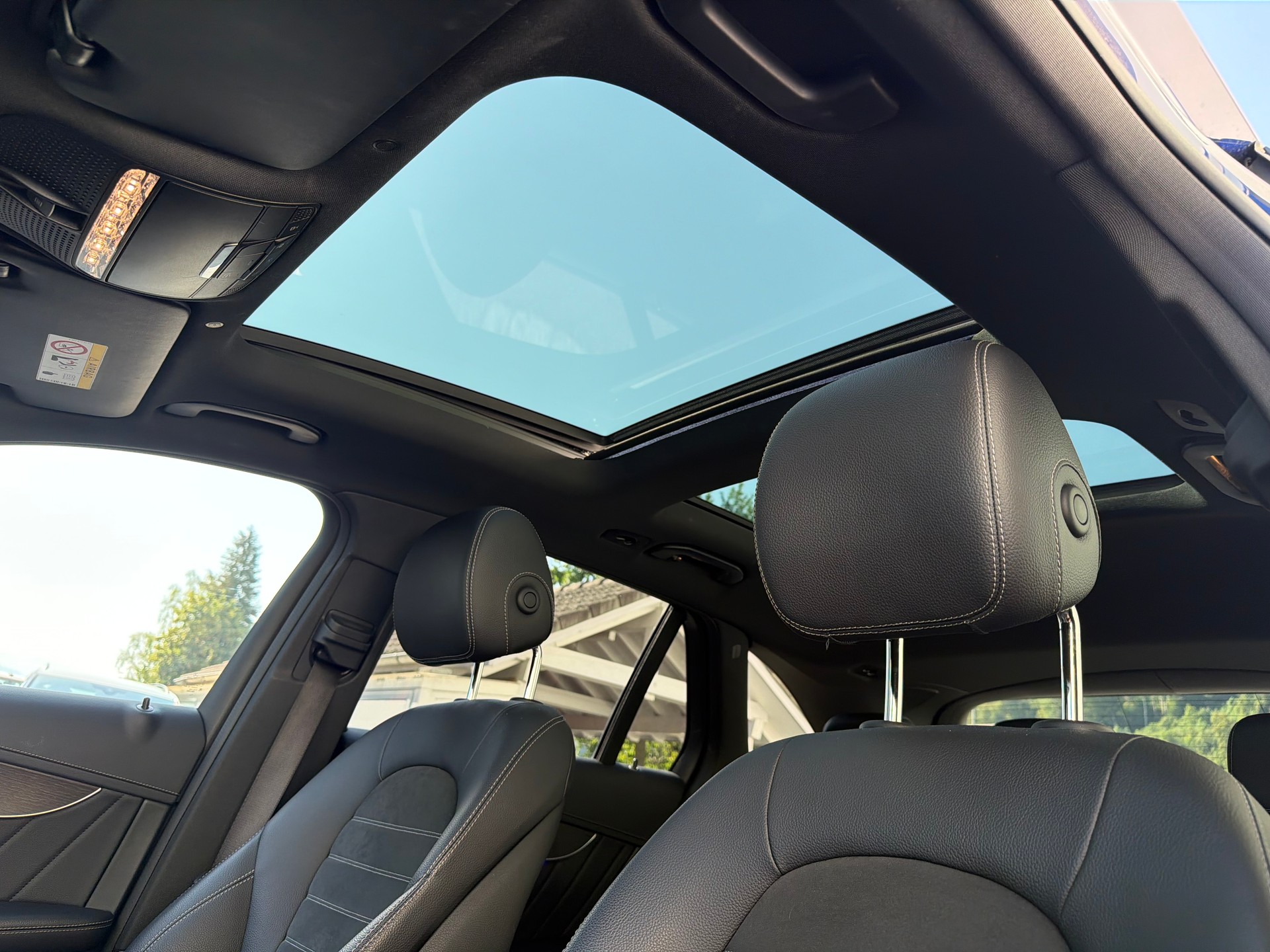 MERCEDES-BENZ GLC 300 d AMG Line 4Matic 9G-Tronic-image-31