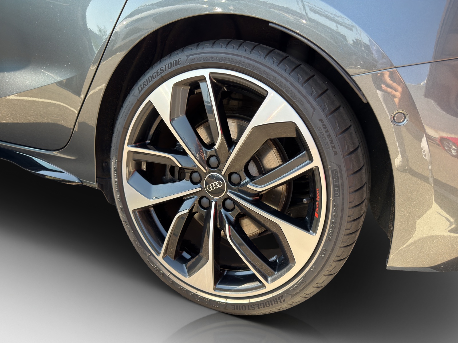 AUDI S3 Sportback TFSI quattro S-tronic-image-13