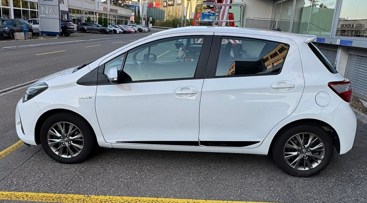 TOYOTA Yaris 1.5 VVT-i Hybrid Style e-CVT-image-7