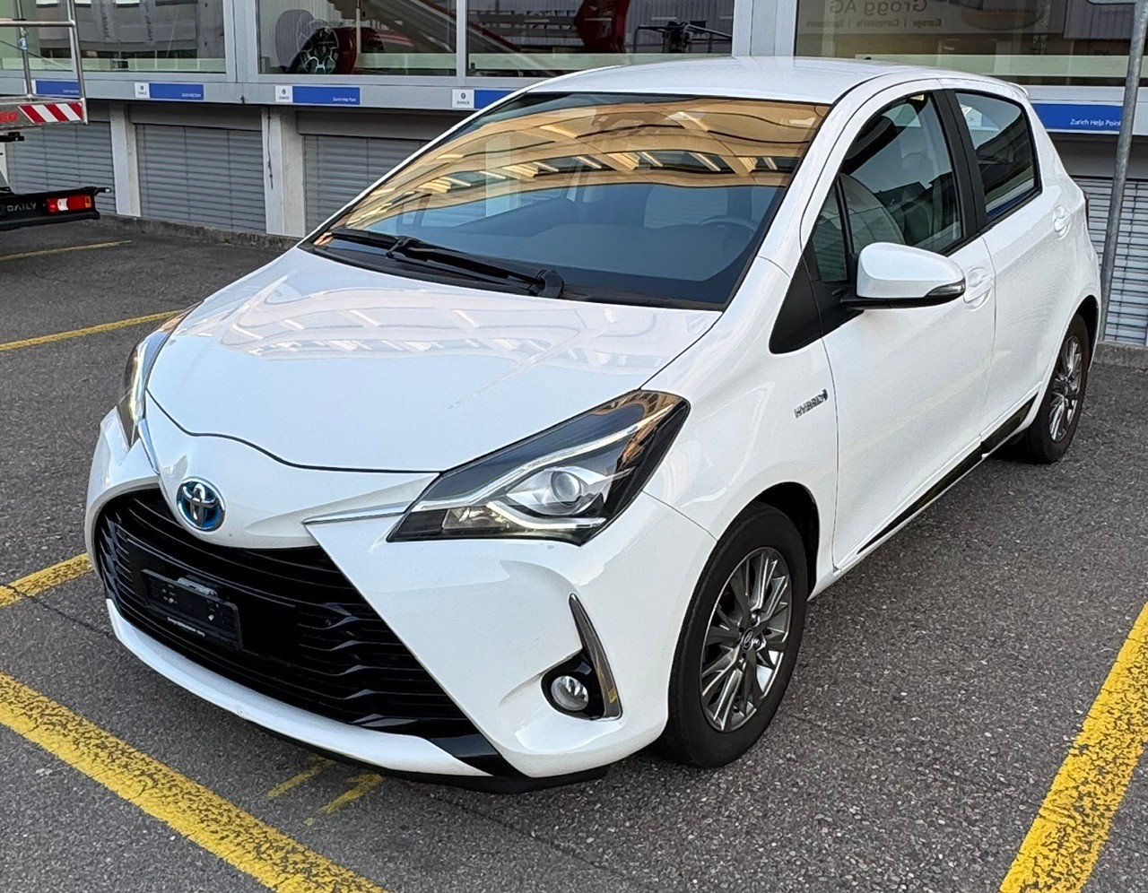 TOYOTA Yaris 1.5 VVT-i Hybrid Style e-CVT-image-0