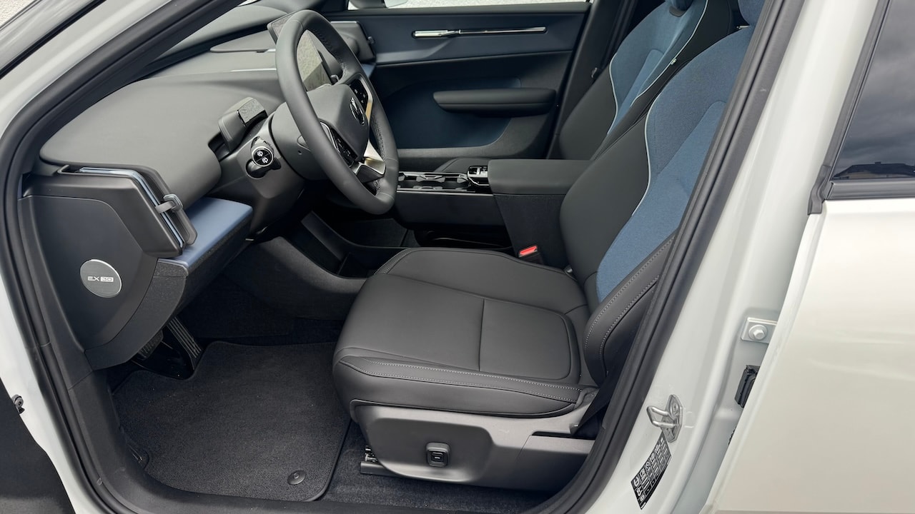 VOLVO EX30 E60 69kWh TWIN ULTRA PERFORMNCE AWD * ANHÄNGERKUPPLUNG-image-15