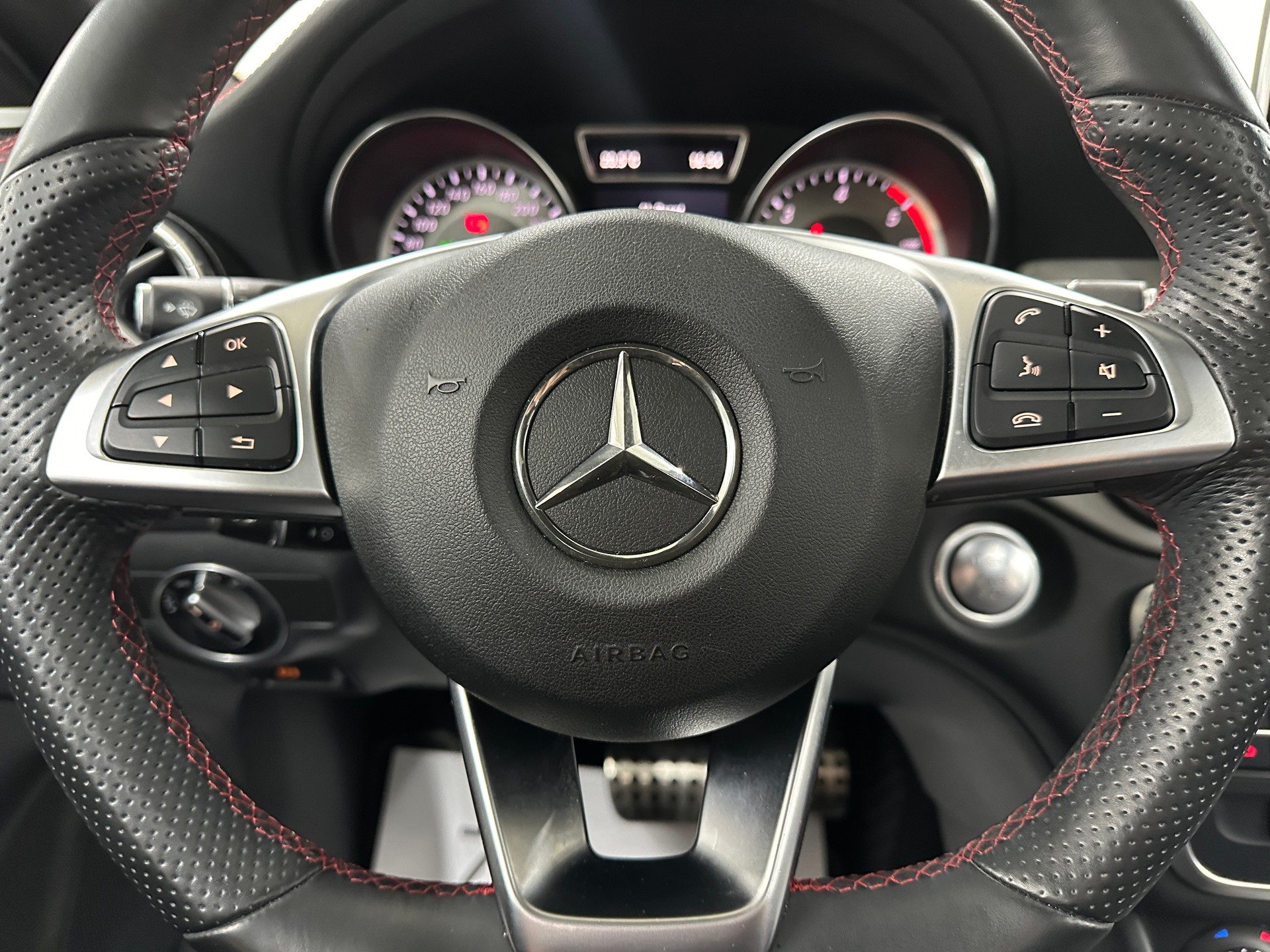 MERCEDES-BENZ CLA Shooting Brake 220 CDI AMG Line 4Matic 7G-DCT-image-12