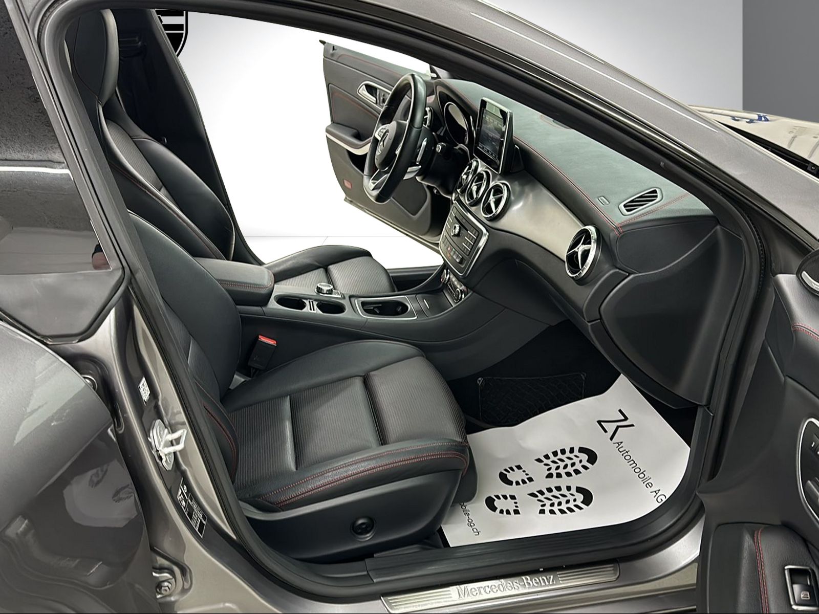 MERCEDES-BENZ CLA Shooting Brake 220 CDI AMG Line 4Matic 7G-DCT-image-9