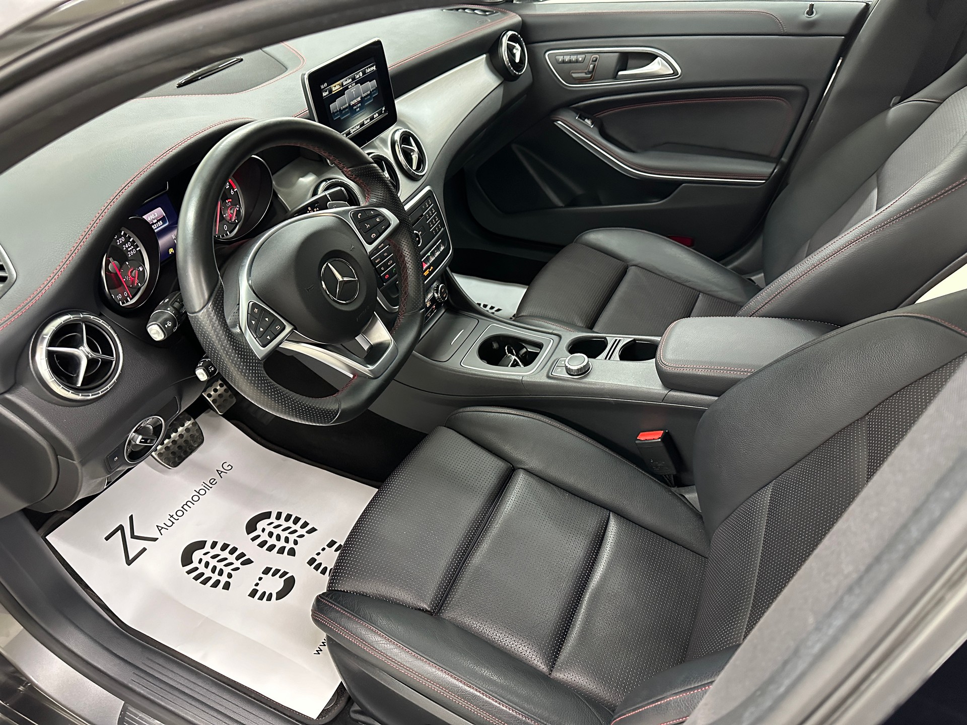MERCEDES-BENZ CLA Shooting Brake 220 CDI AMG Line 4Matic 7G-DCT-image-7