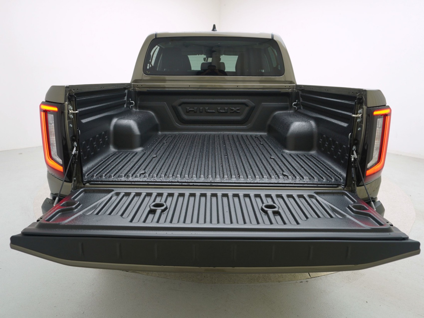 TOYOTA Hilux Double Cab.-Pick-up 2.8 D-4D MHEV 204 Style-image-22