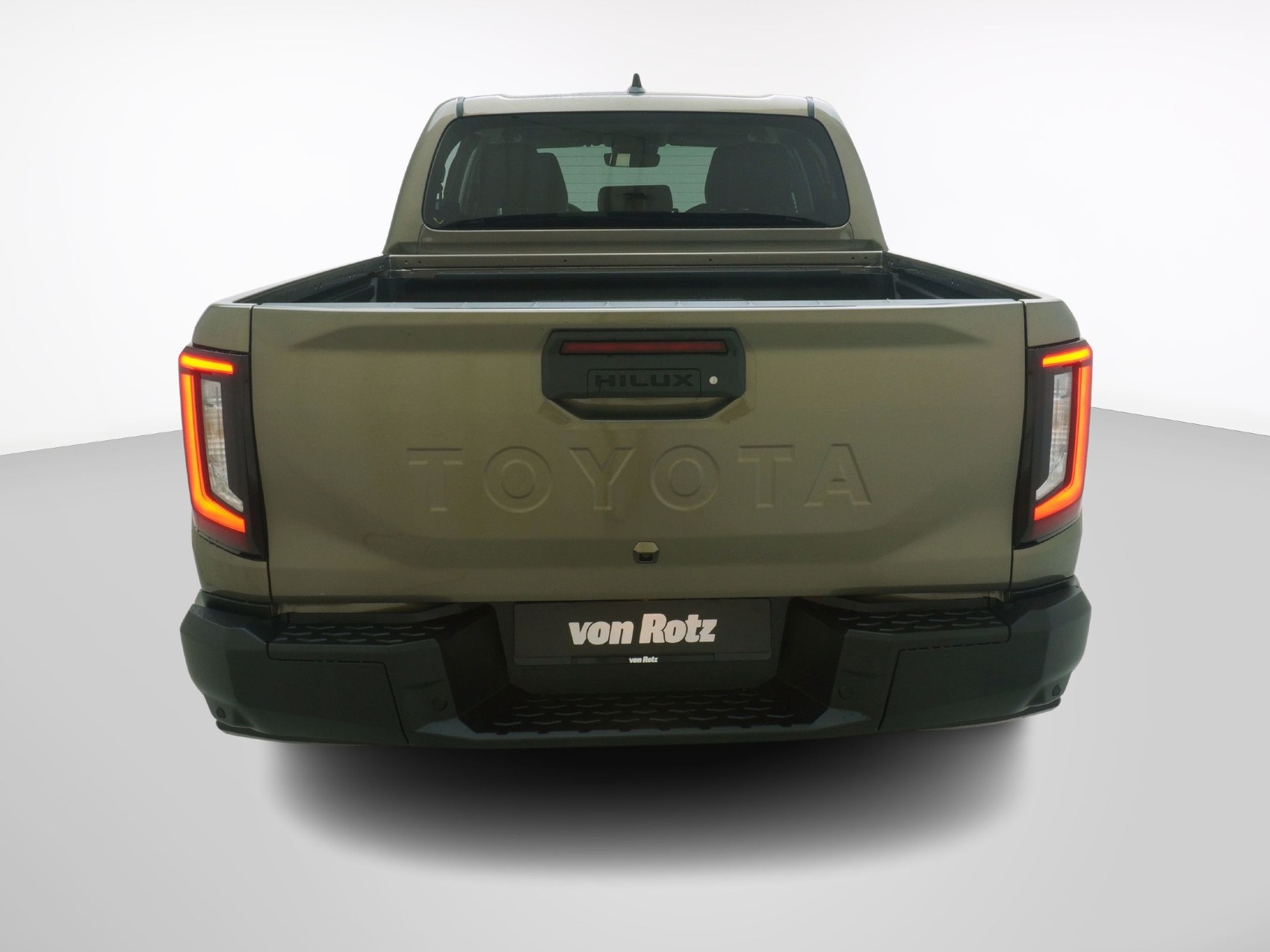 TOYOTA Hilux Double Cab.-Pick-up 2.8 D-4D MHEV 204 Style-image-3