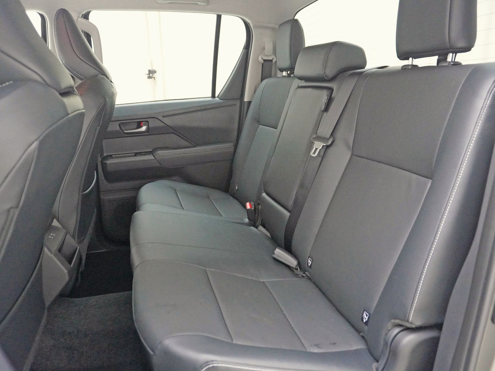 TOYOTA Hilux Double Cab.-Pick-up 2.8 D-4D MHEV 204 Style-image-20