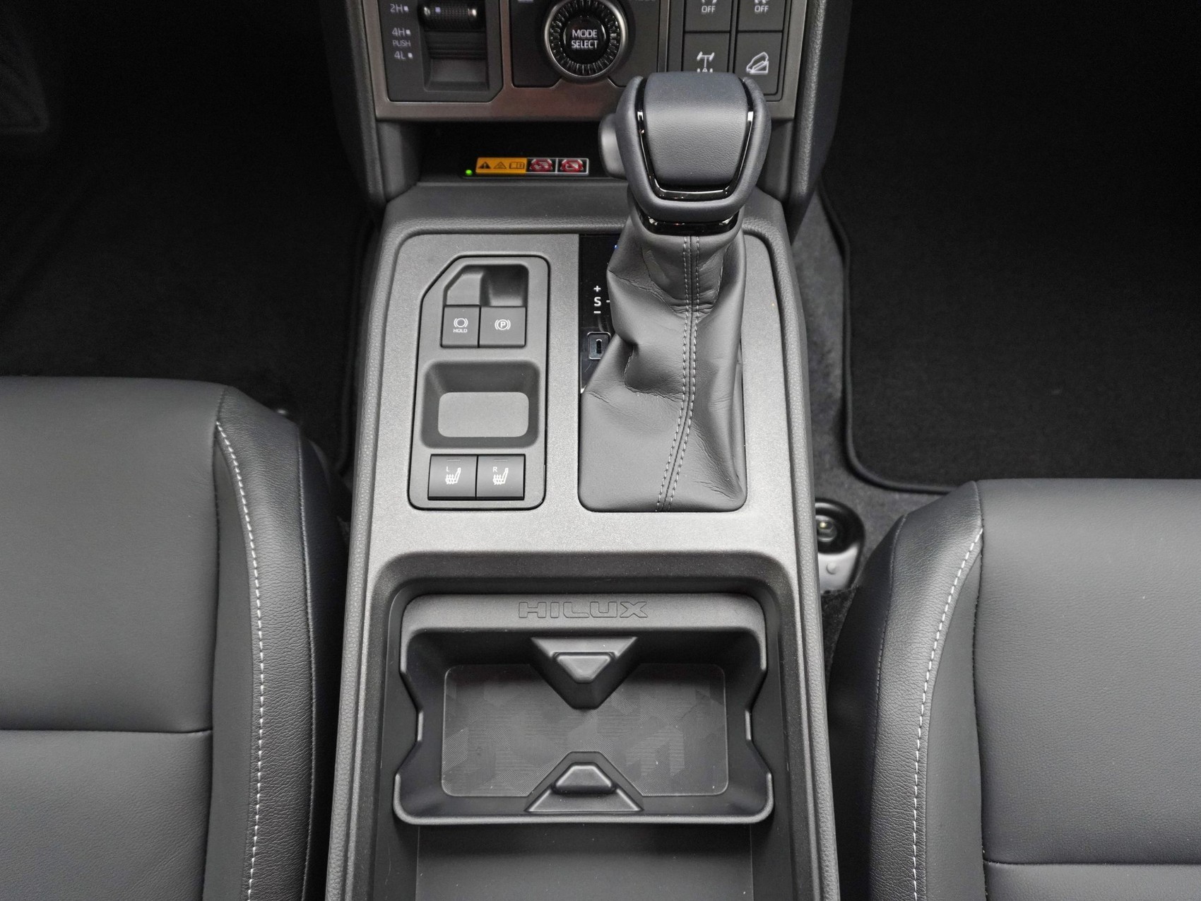 TOYOTA Hilux Double Cab.-Pick-up 2.8 D-4D MHEV 204 Style-image-16