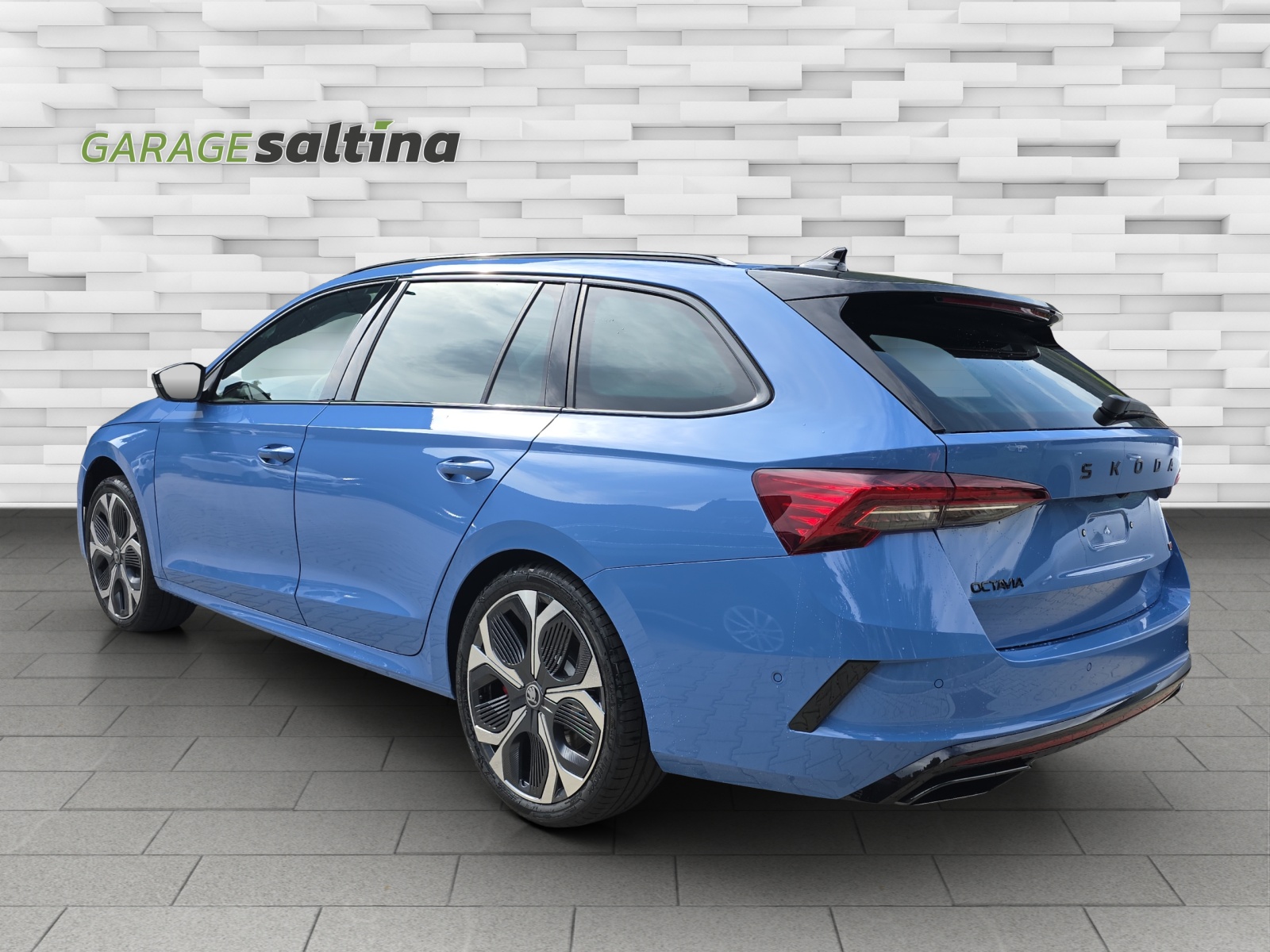 SKODA Octavia Combi 2.0 TSI DSG RS-image-1