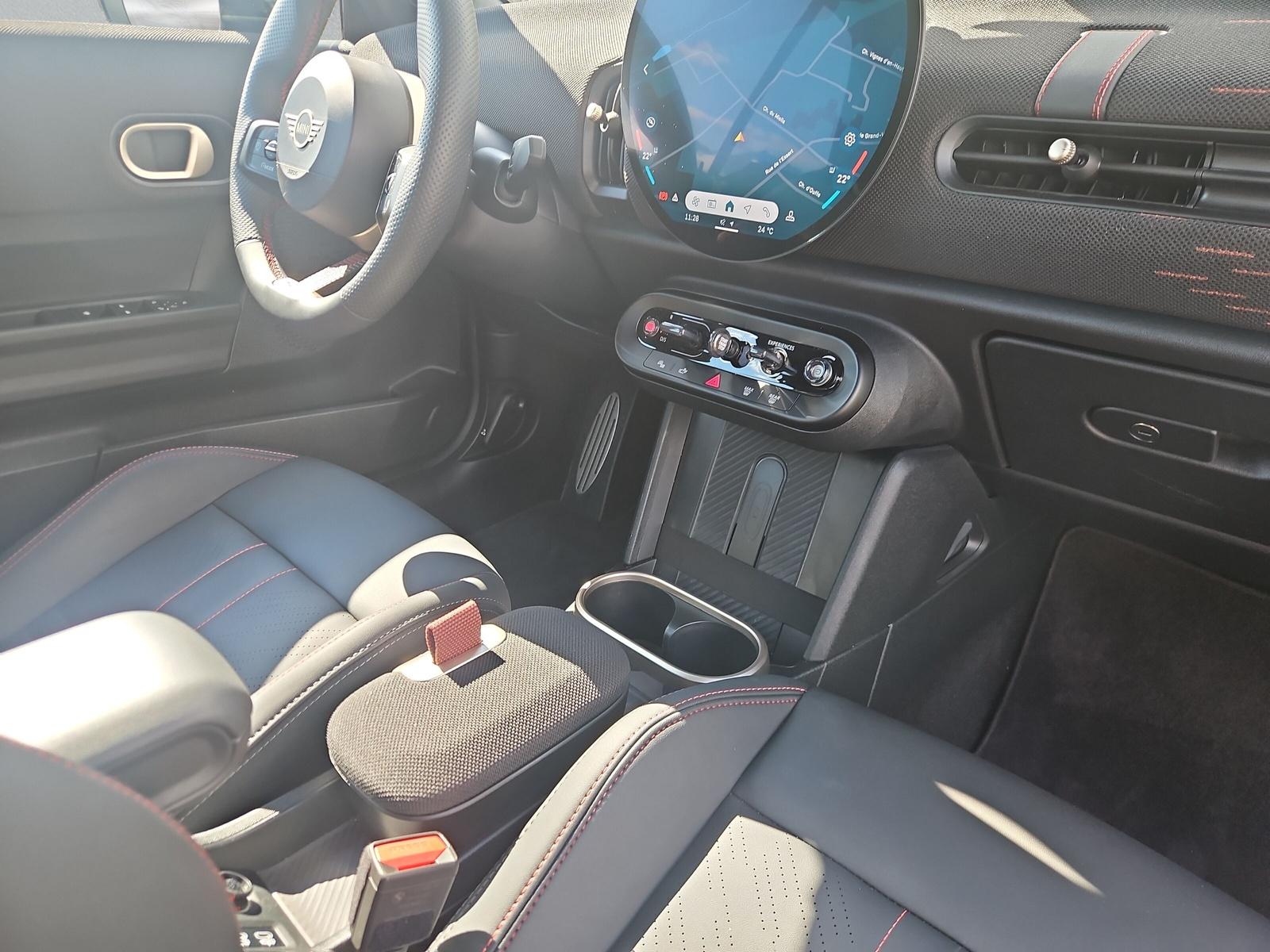 MINI Cabrio John Cooper Works Trim F57 2.0i (CH)-image-14