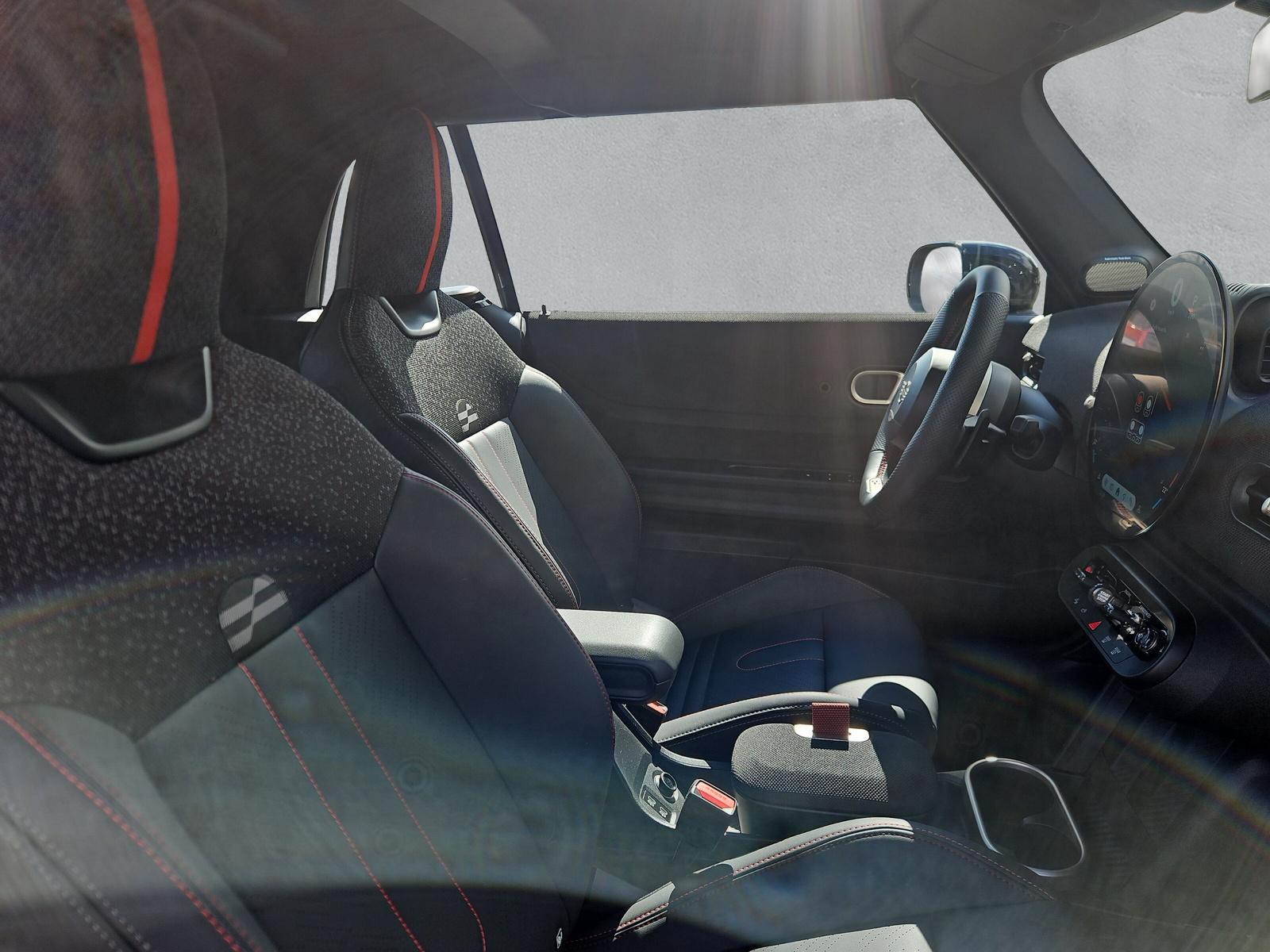 MINI Cabrio John Cooper Works Trim F57 2.0i (CH)-image-12