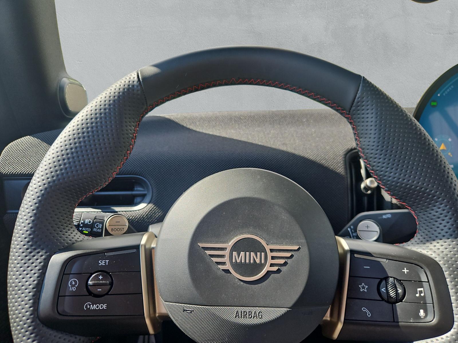 MINI Cabrio John Cooper Works Trim F57 2.0i (CH)-image-23