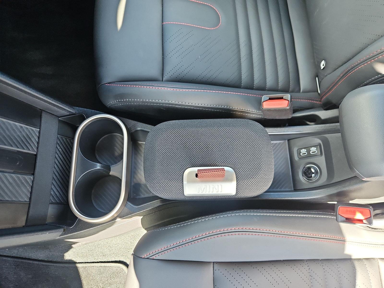 MINI Cabrio John Cooper Works Trim F57 2.0i (CH)-image-24