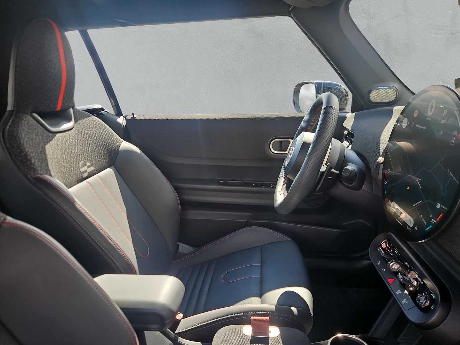 MINI Cabrio John Cooper Works Trim F57 2.0i (CH)-image-13