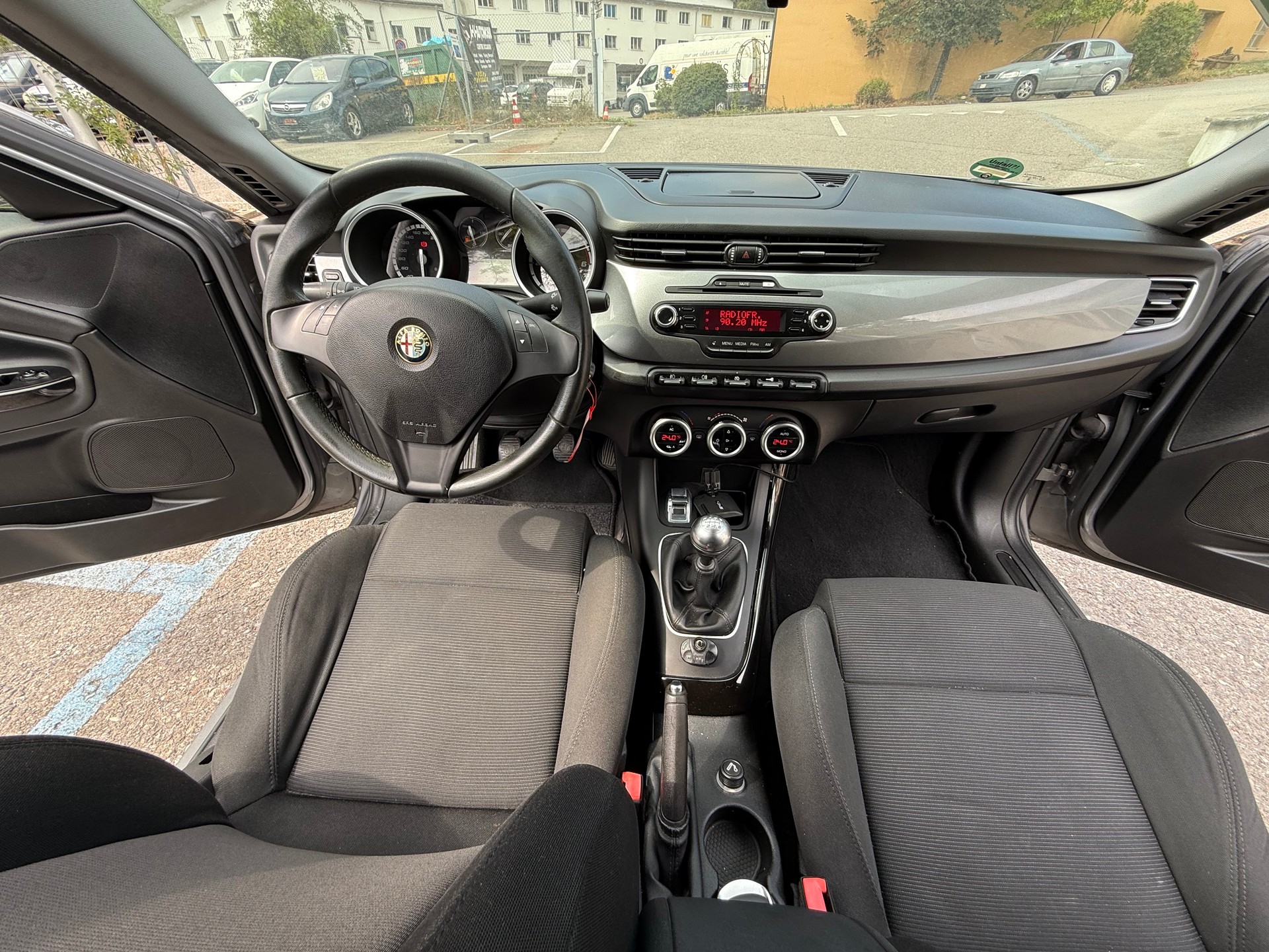 ALFA ROMEO Giulietta 1.6 JTDM Veloce-image-22