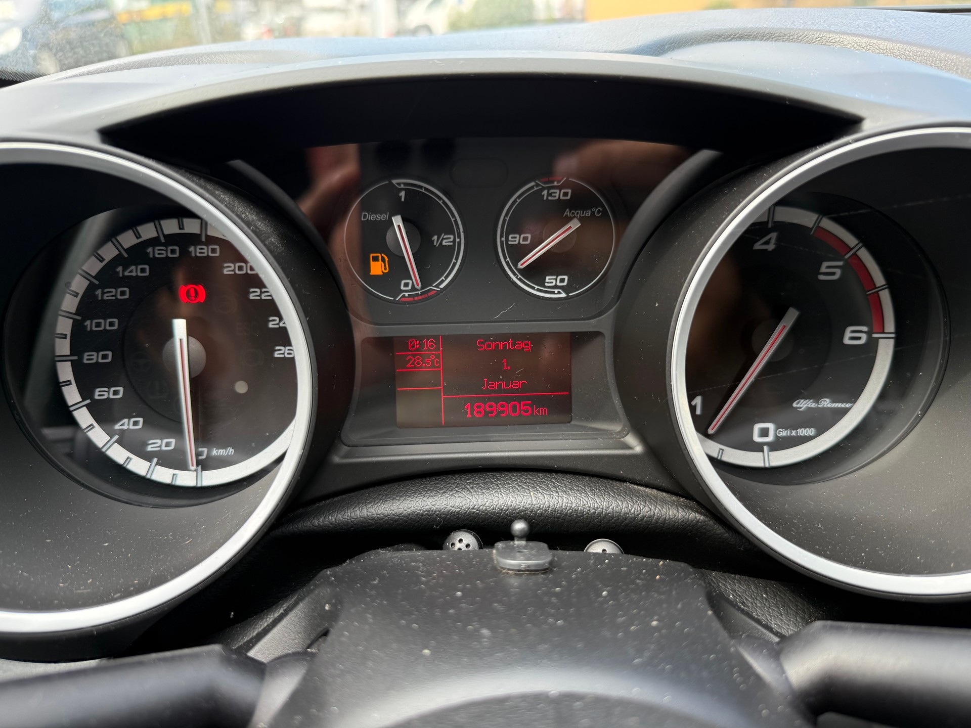 ALFA ROMEO Giulietta 1.6 JTDM Veloce-image-26