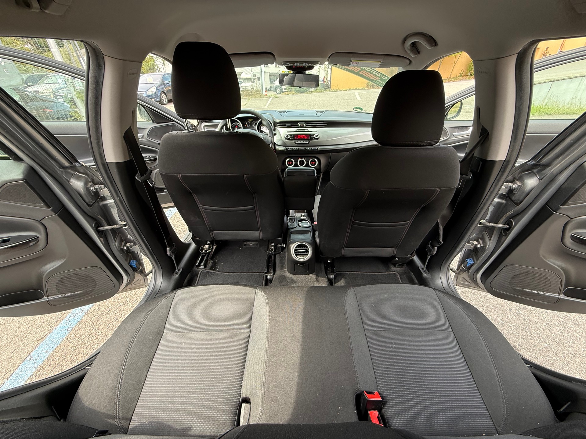 ALFA ROMEO Giulietta 1.6 JTDM Veloce-image-21